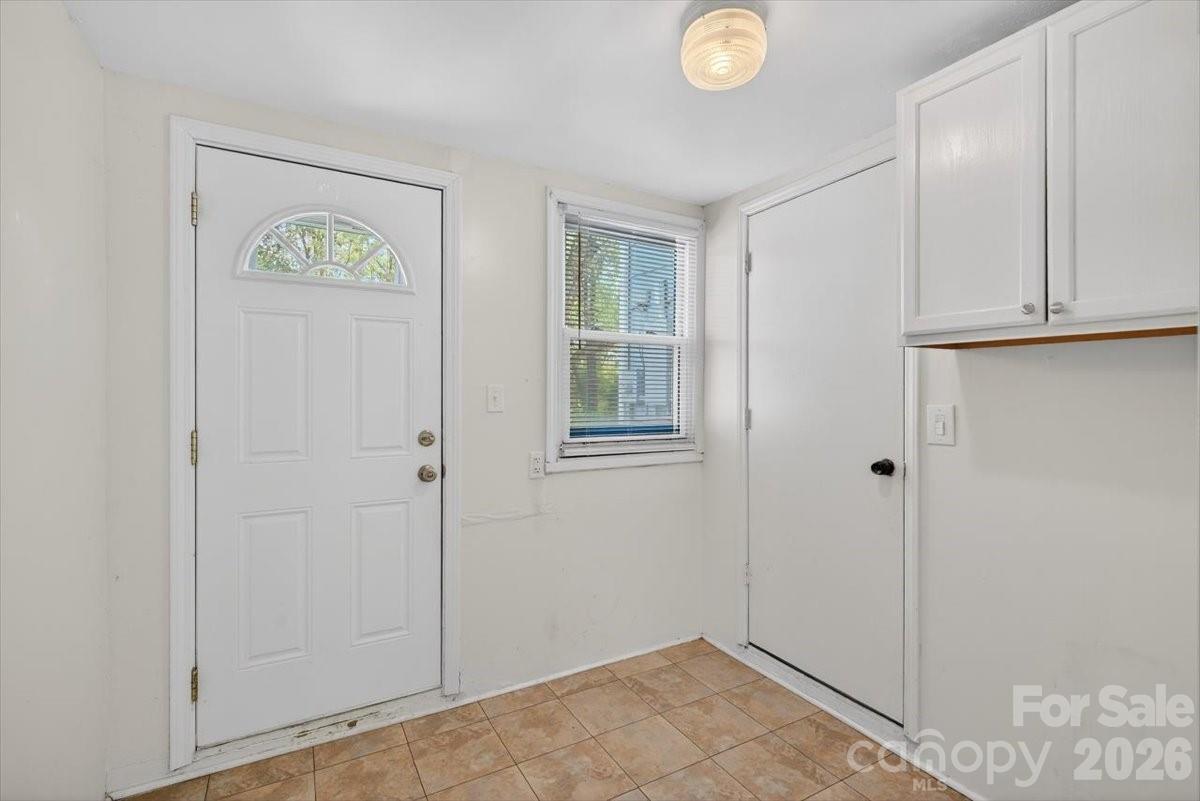 209 Edgewood Drive — Wingate