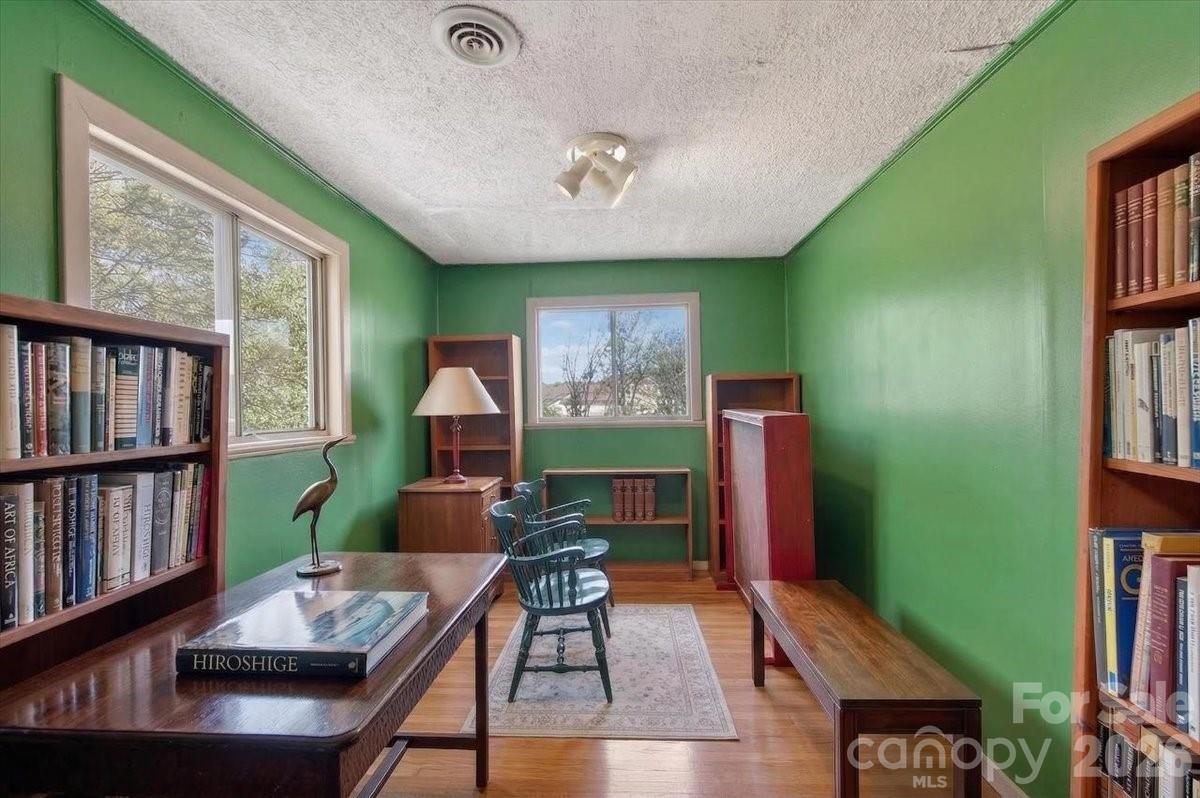 209 Edgewood Drive — Wingate