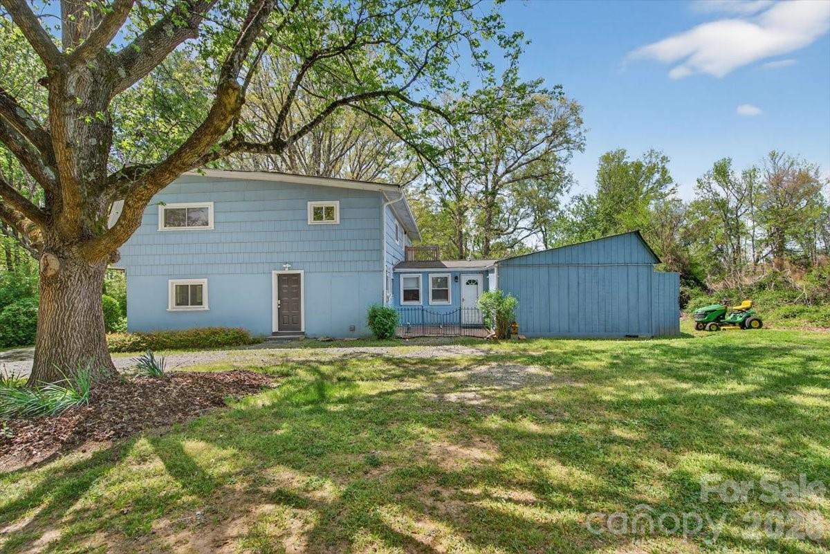 209 Edgewood Drive — Wingate