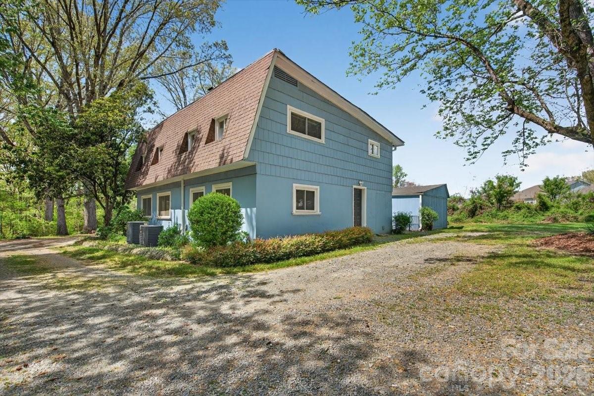 209 Edgewood Drive — Wingate