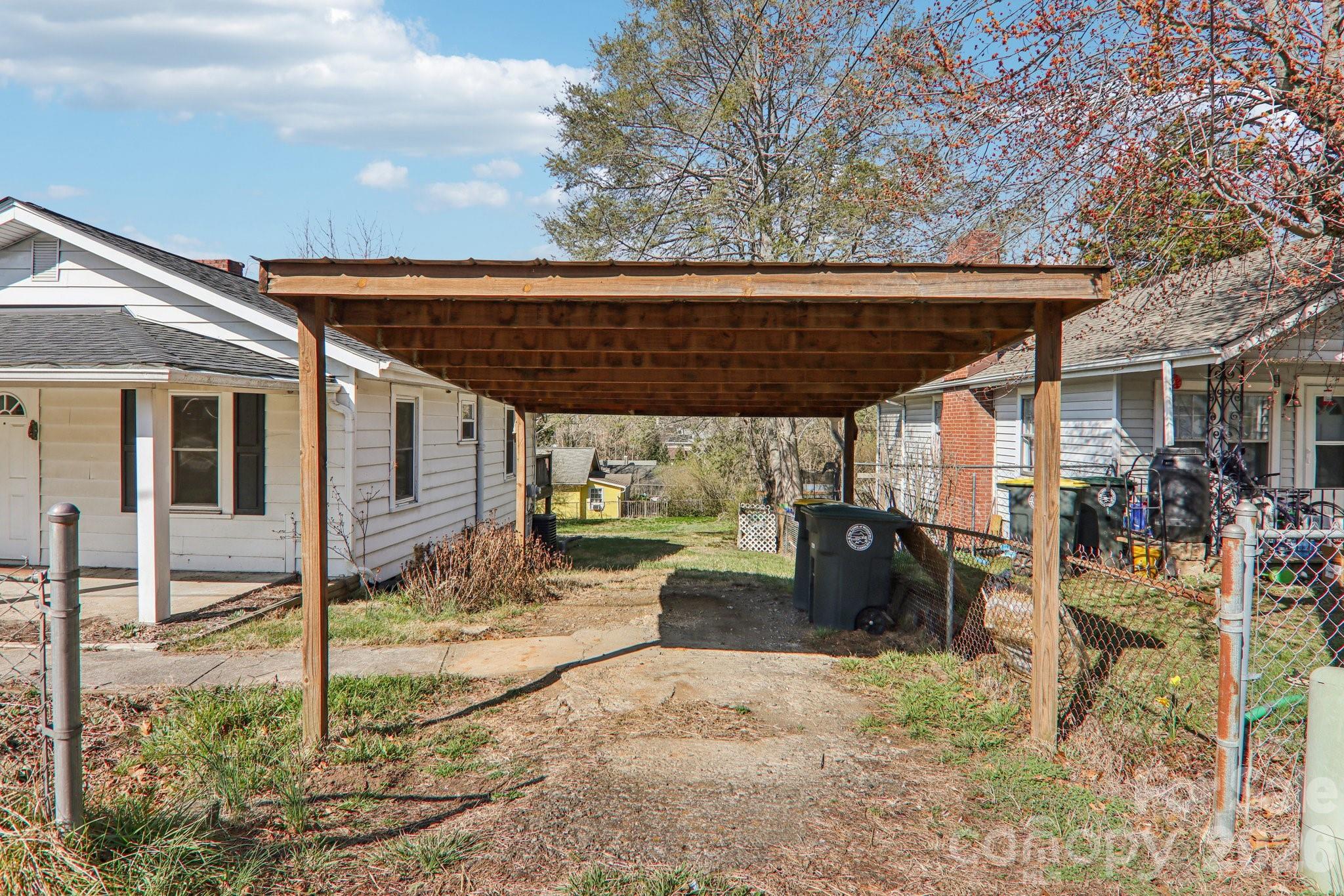 24 Pelzer Street — Asheville