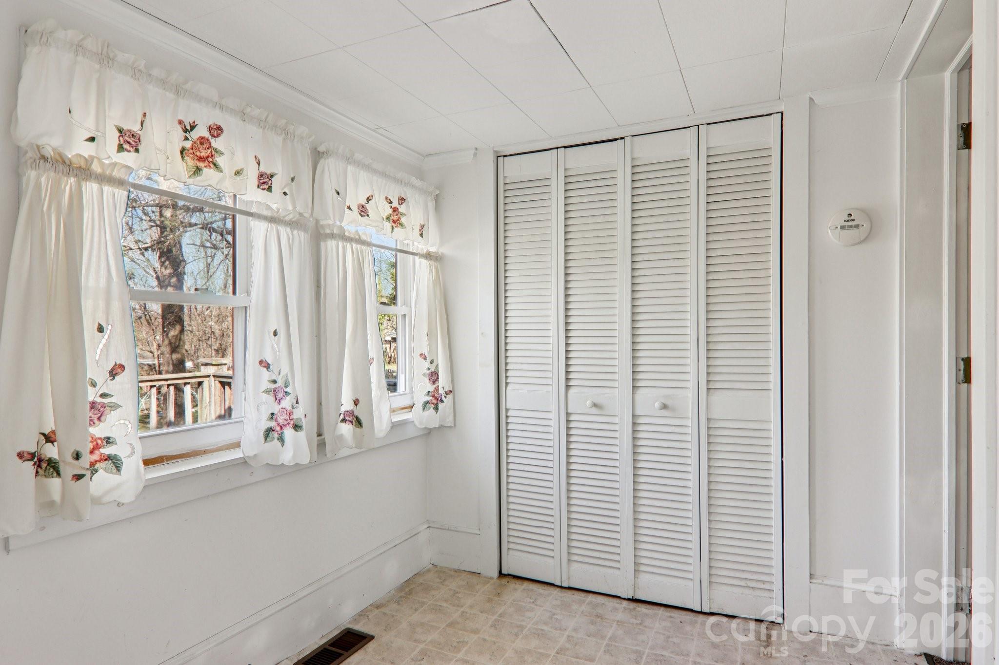 24 Pelzer Street — Asheville