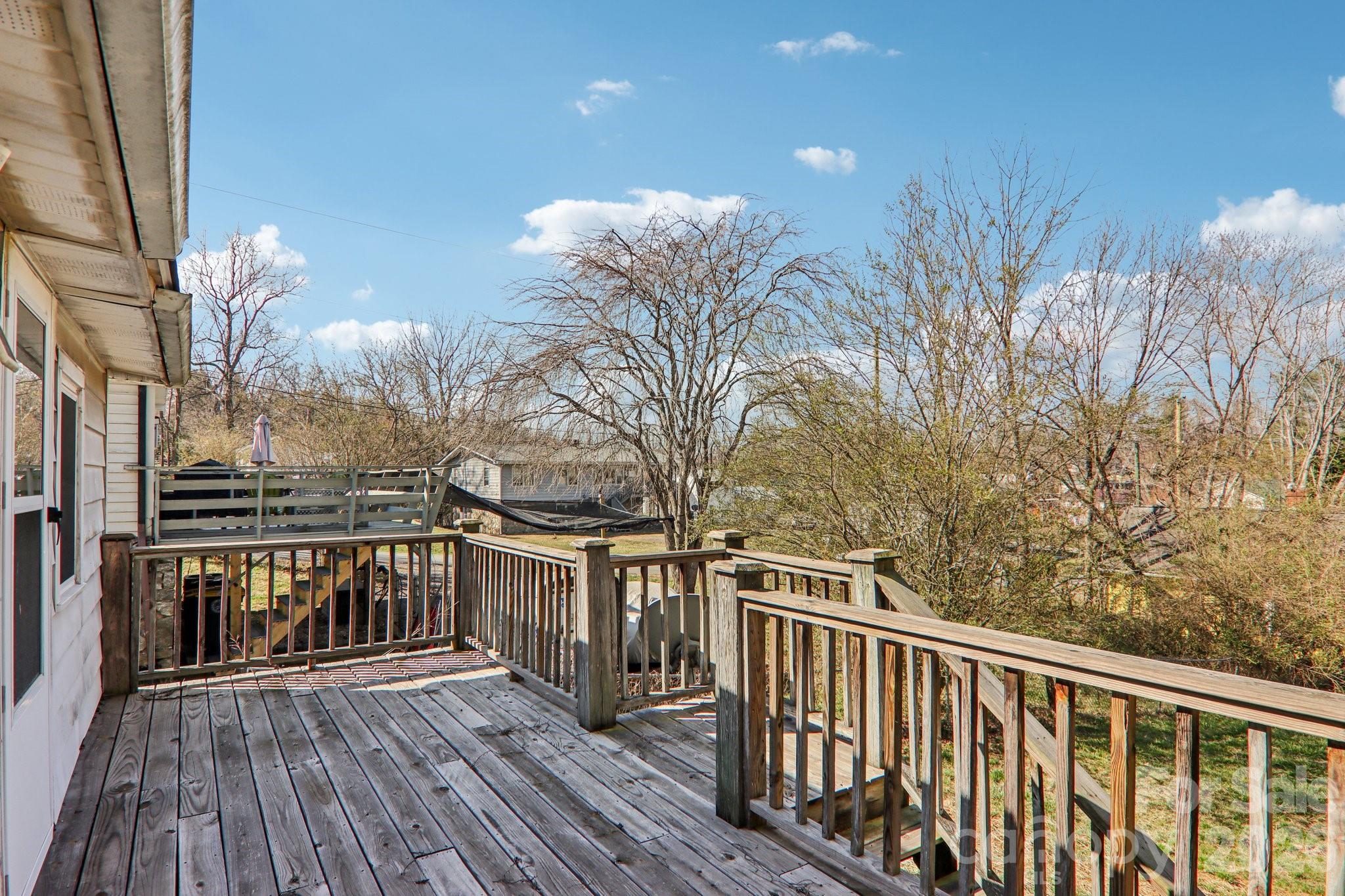 24 Pelzer Street — Asheville