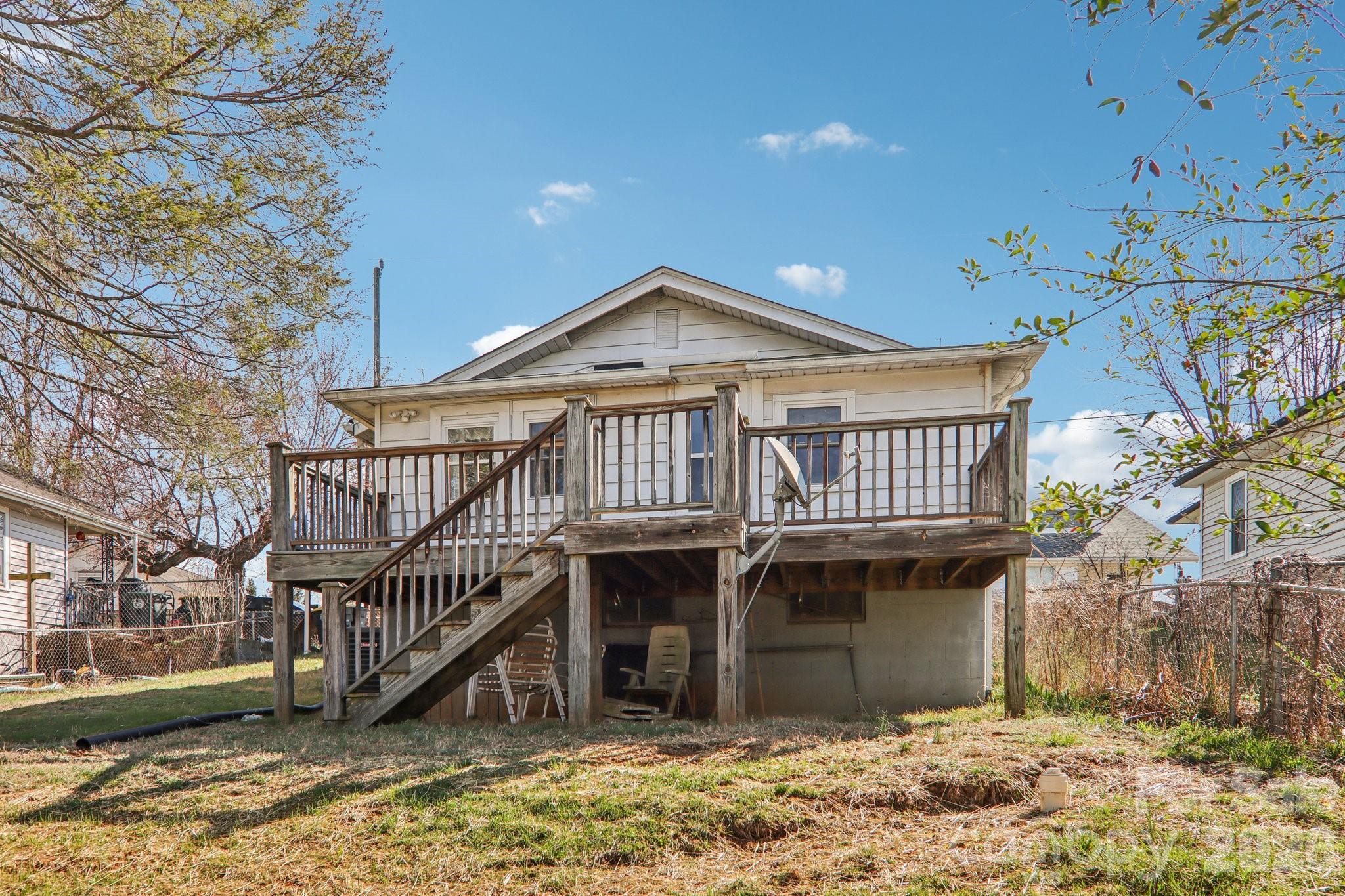24 Pelzer Street — Asheville