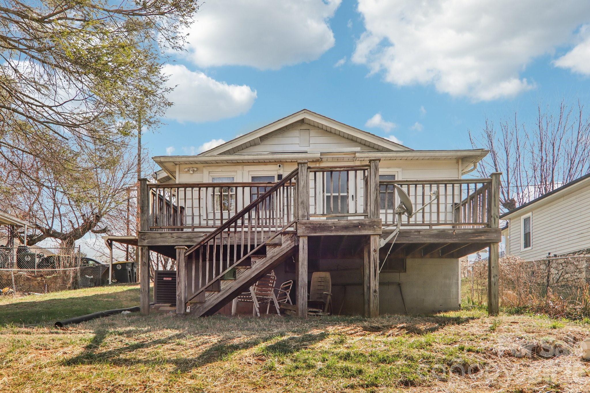 24 Pelzer Street — Asheville