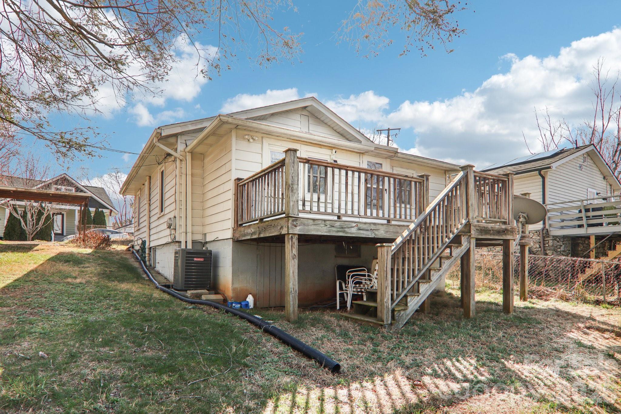 24 Pelzer Street — Asheville