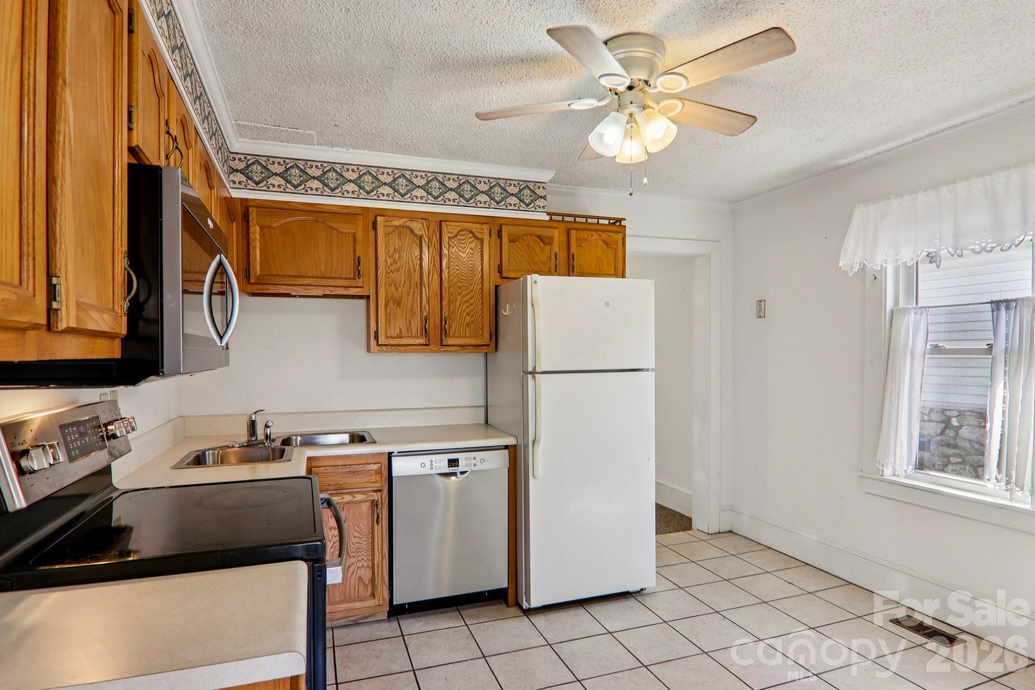 24 Pelzer Street — Asheville