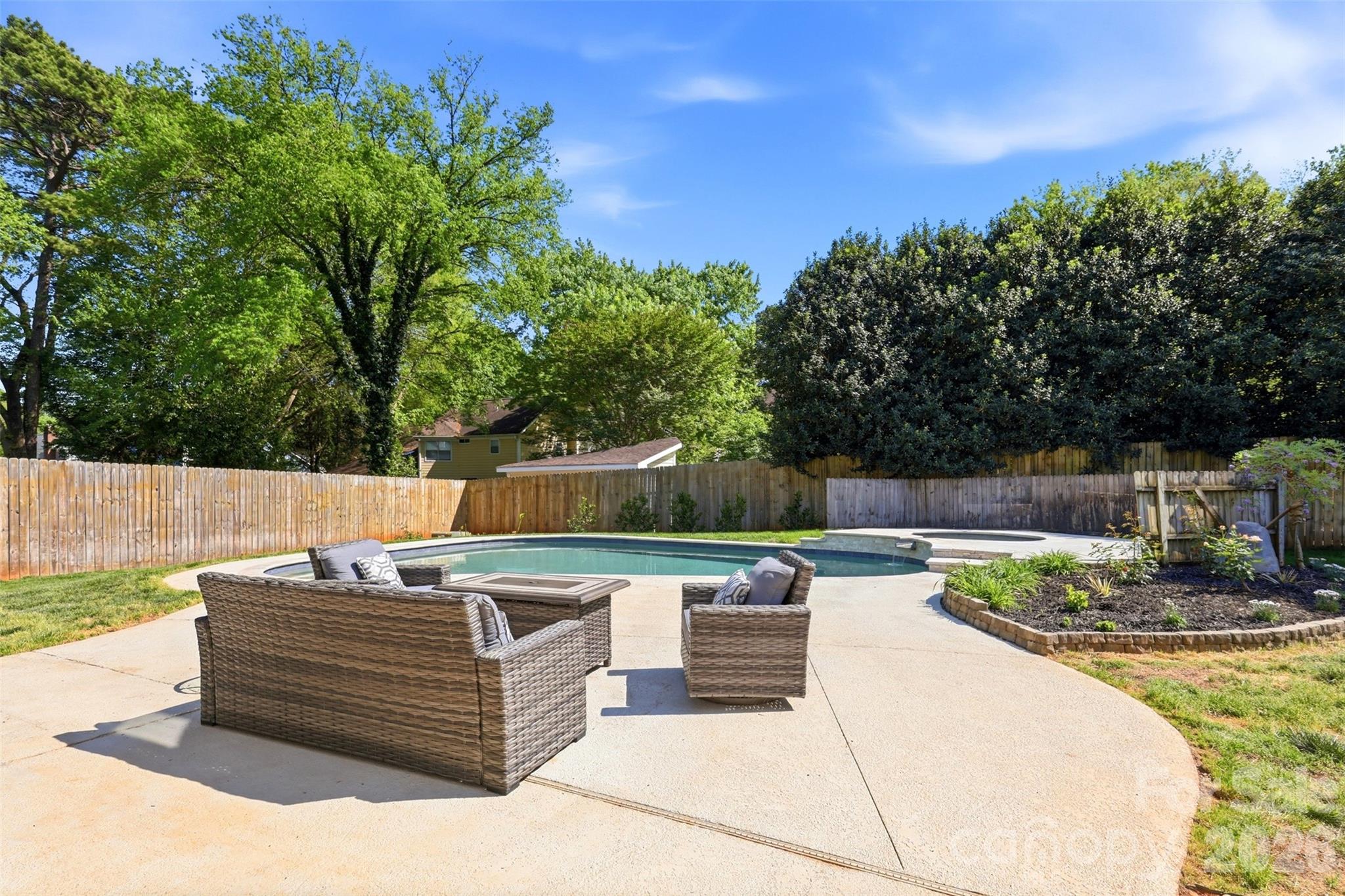 9028 Agnes Park Lane — Huntersville