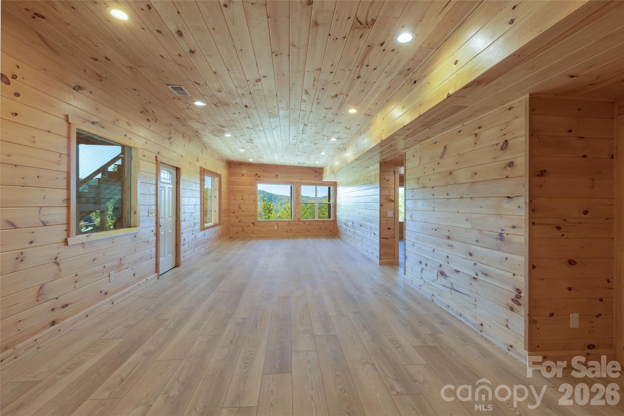 92 Cherahala Lane — Bryson City