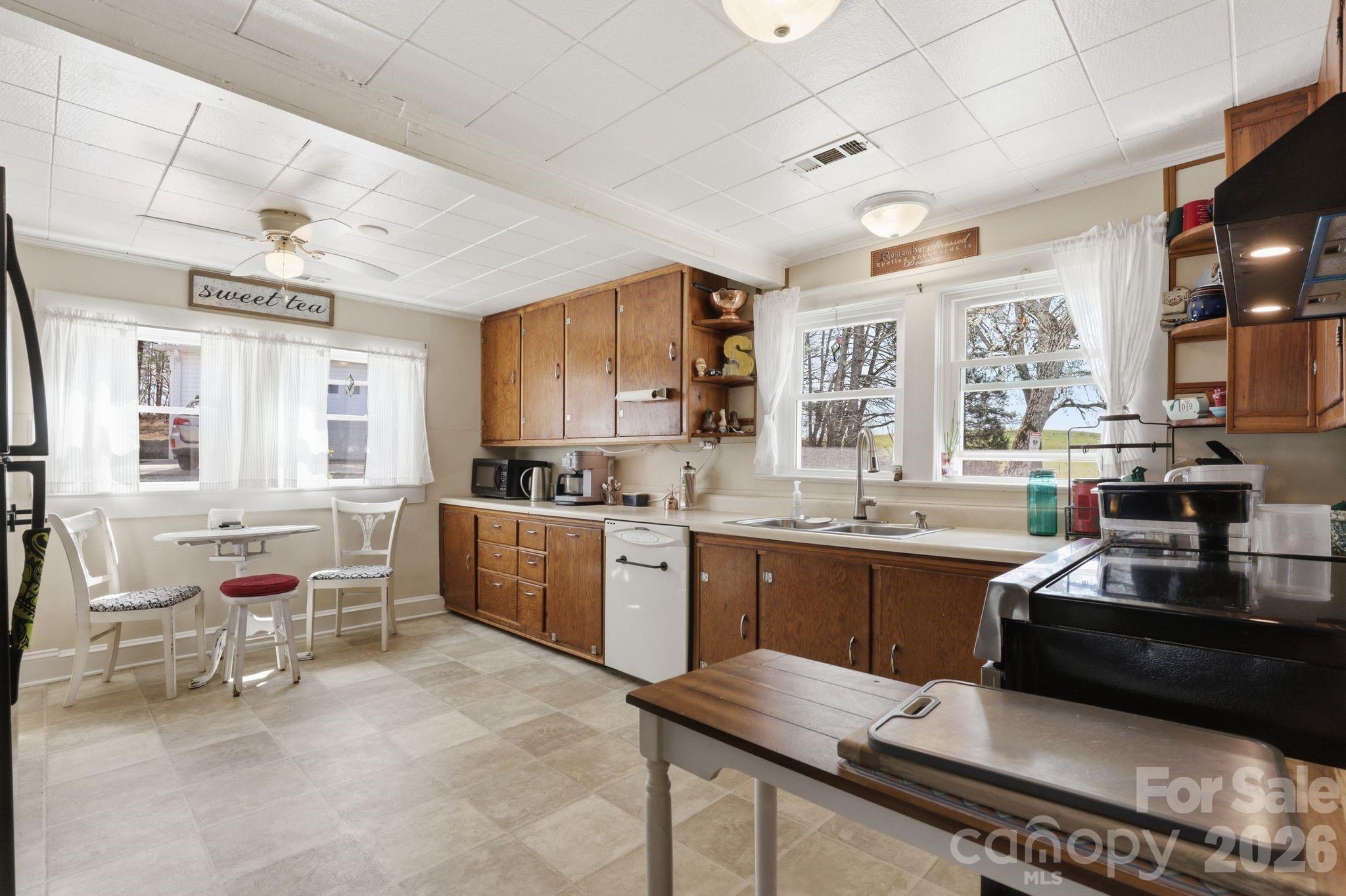6998 Nobby Lail Road — Connelly Springs