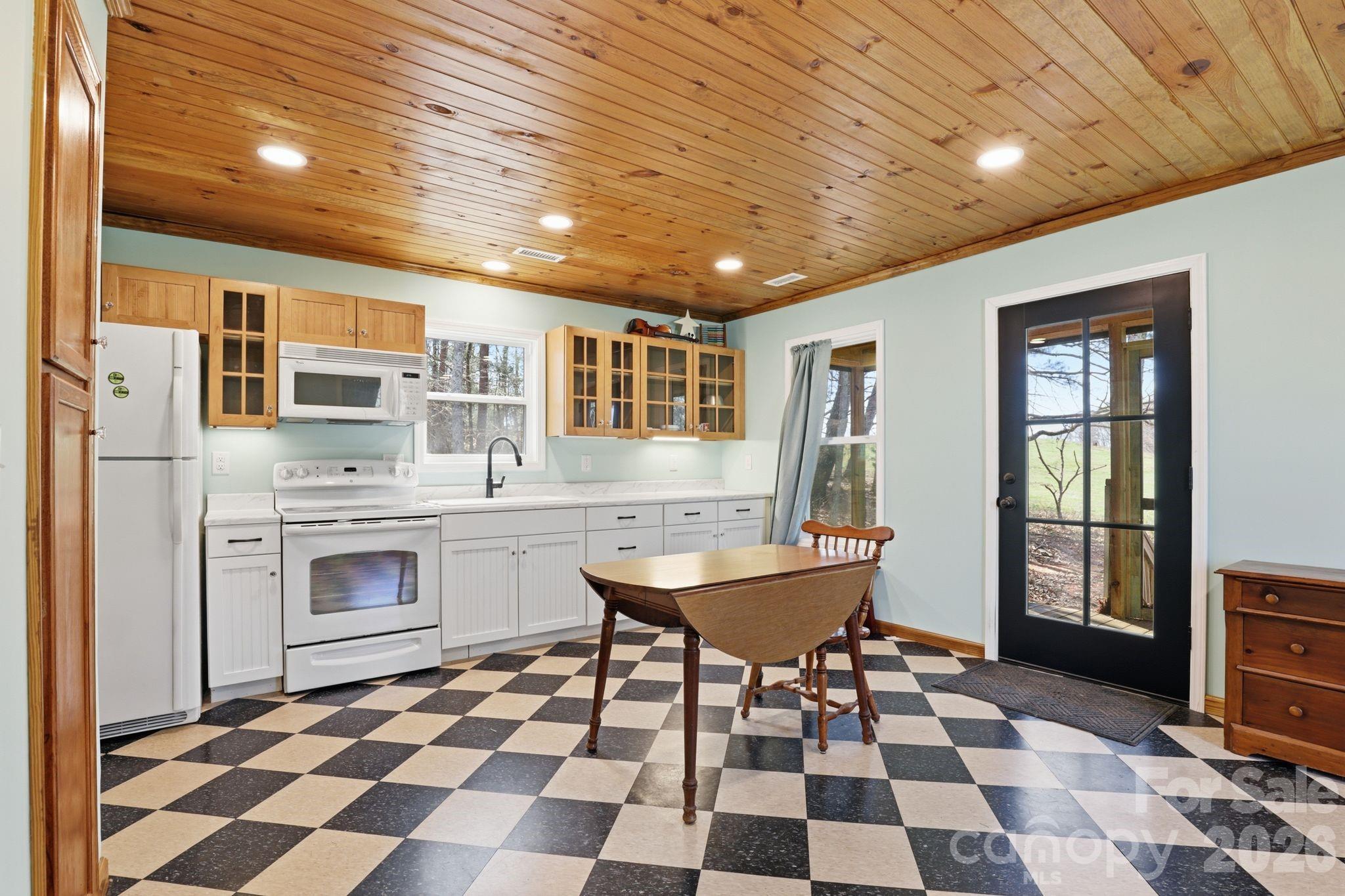 6998 Nobby Lail Road — Connelly Springs