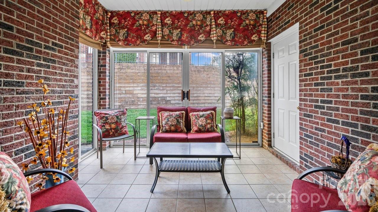 2820 Summer Valley Court — Charlotte