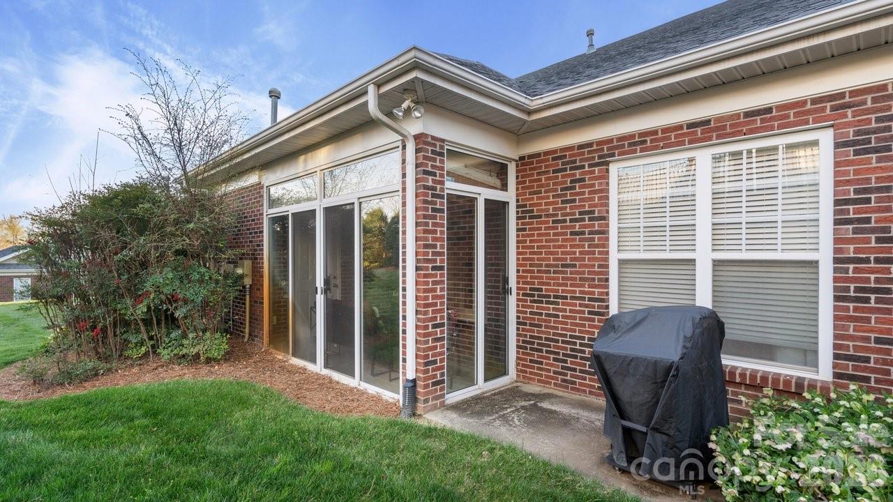 2820 Summer Valley Court — Charlotte