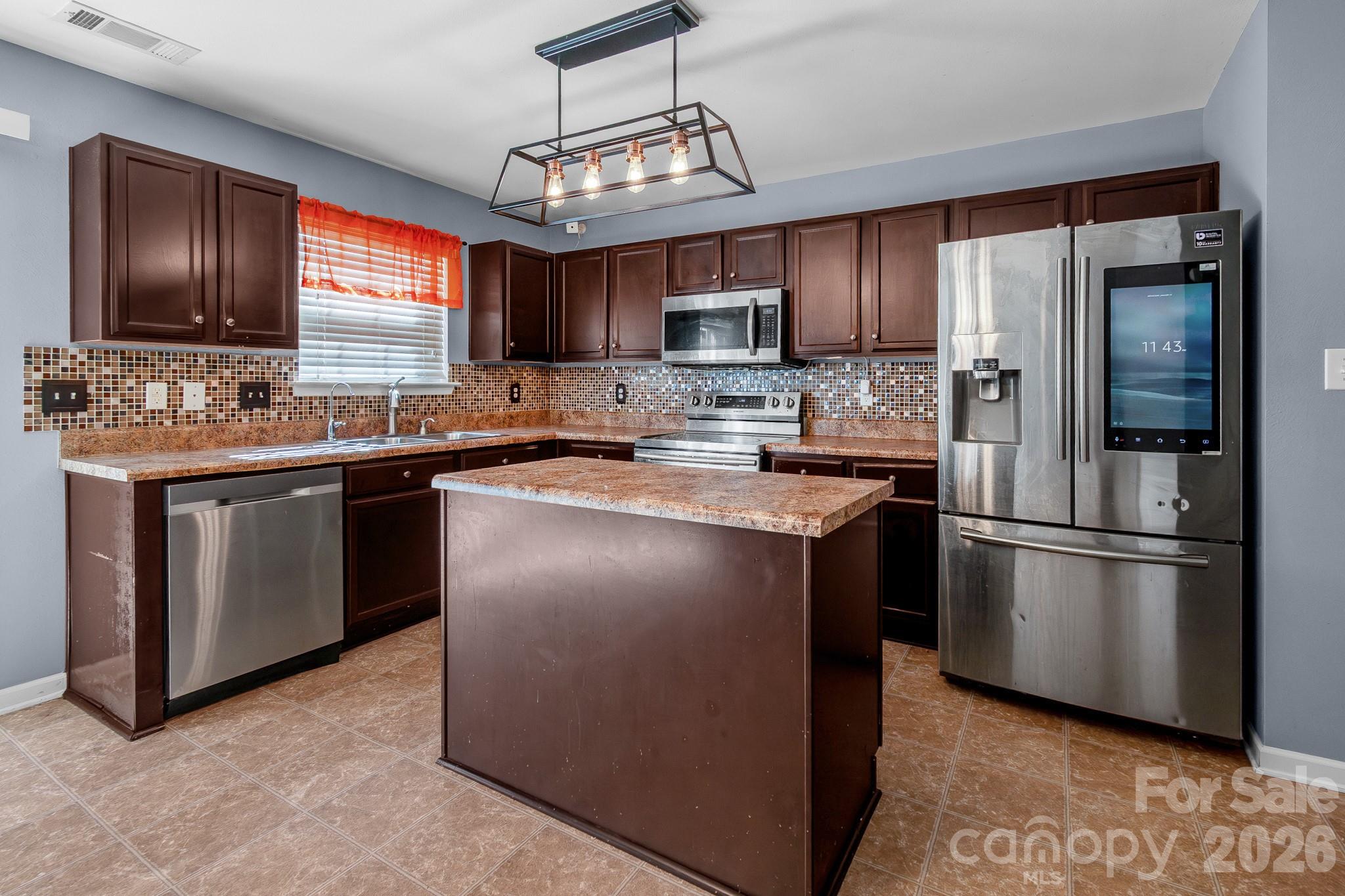 9520 Eagle Feathers Drive #154 — Charlotte