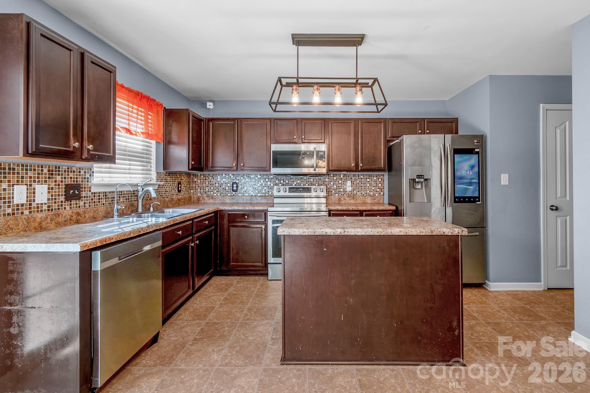 9520 Eagle Feathers Drive #154 — Charlotte