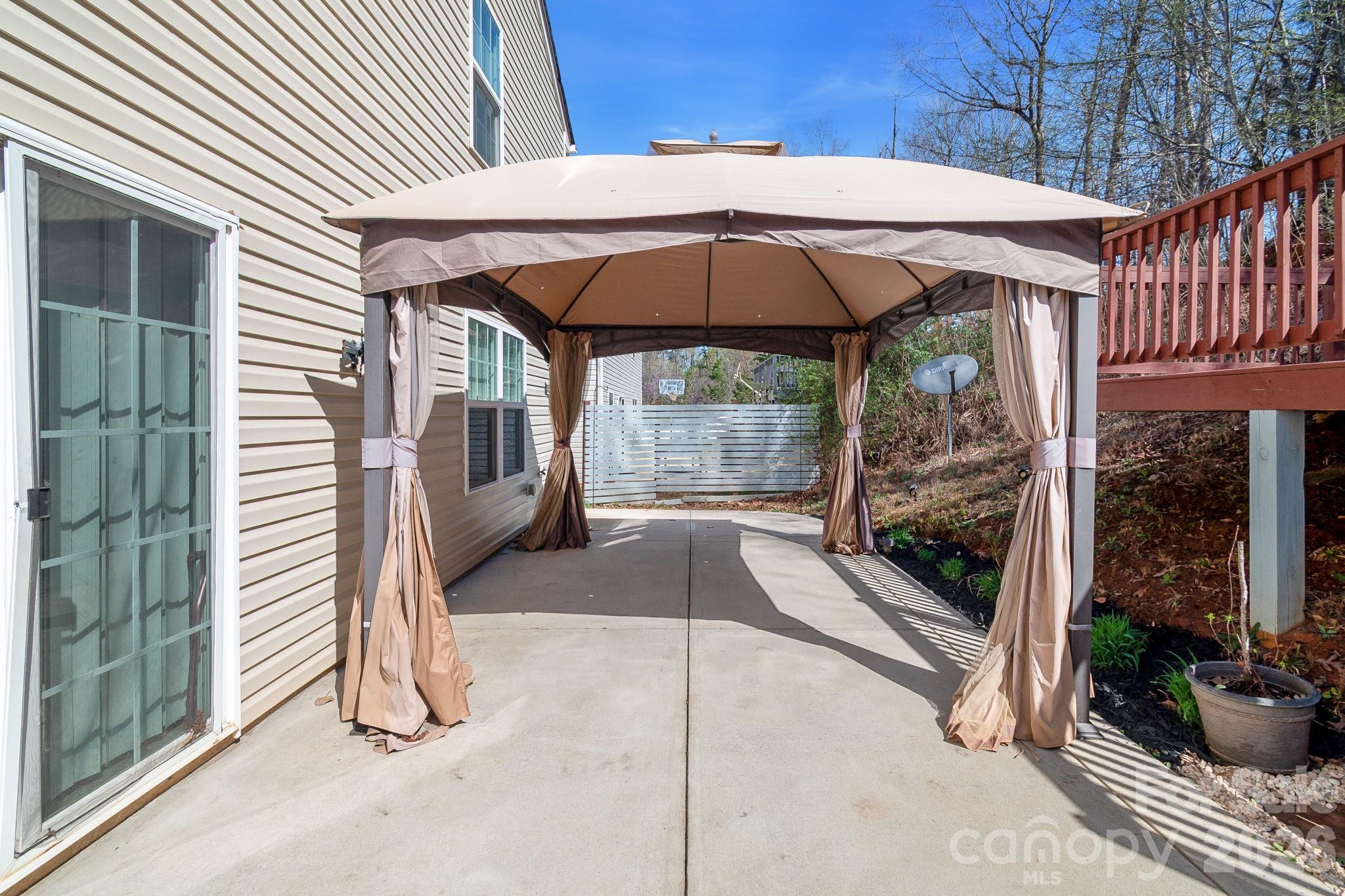 9520 Eagle Feathers Drive #154 — Charlotte