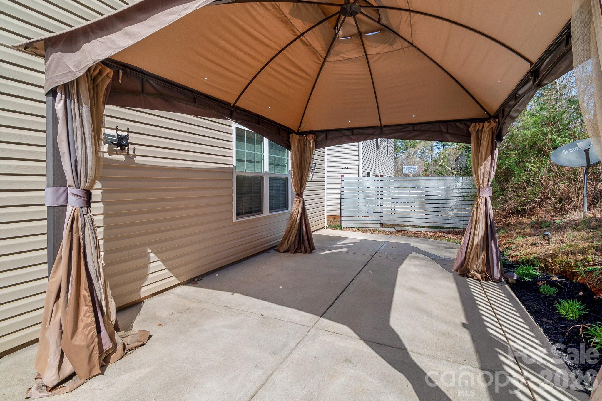 9520 Eagle Feathers Drive #154 — Charlotte