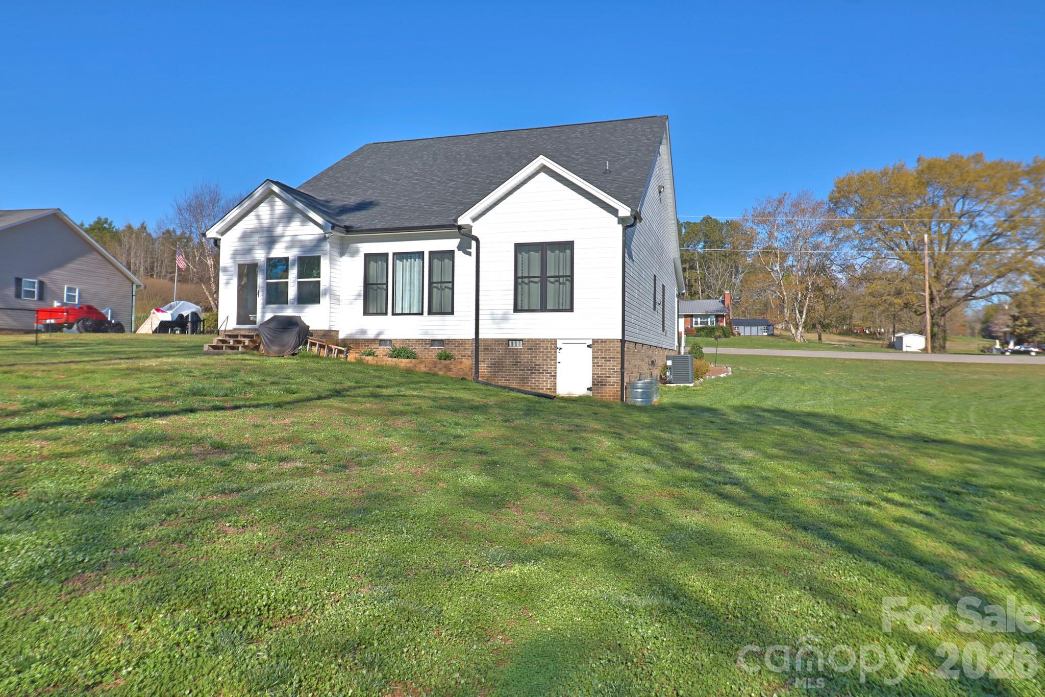 526 Borders Road — Shelby