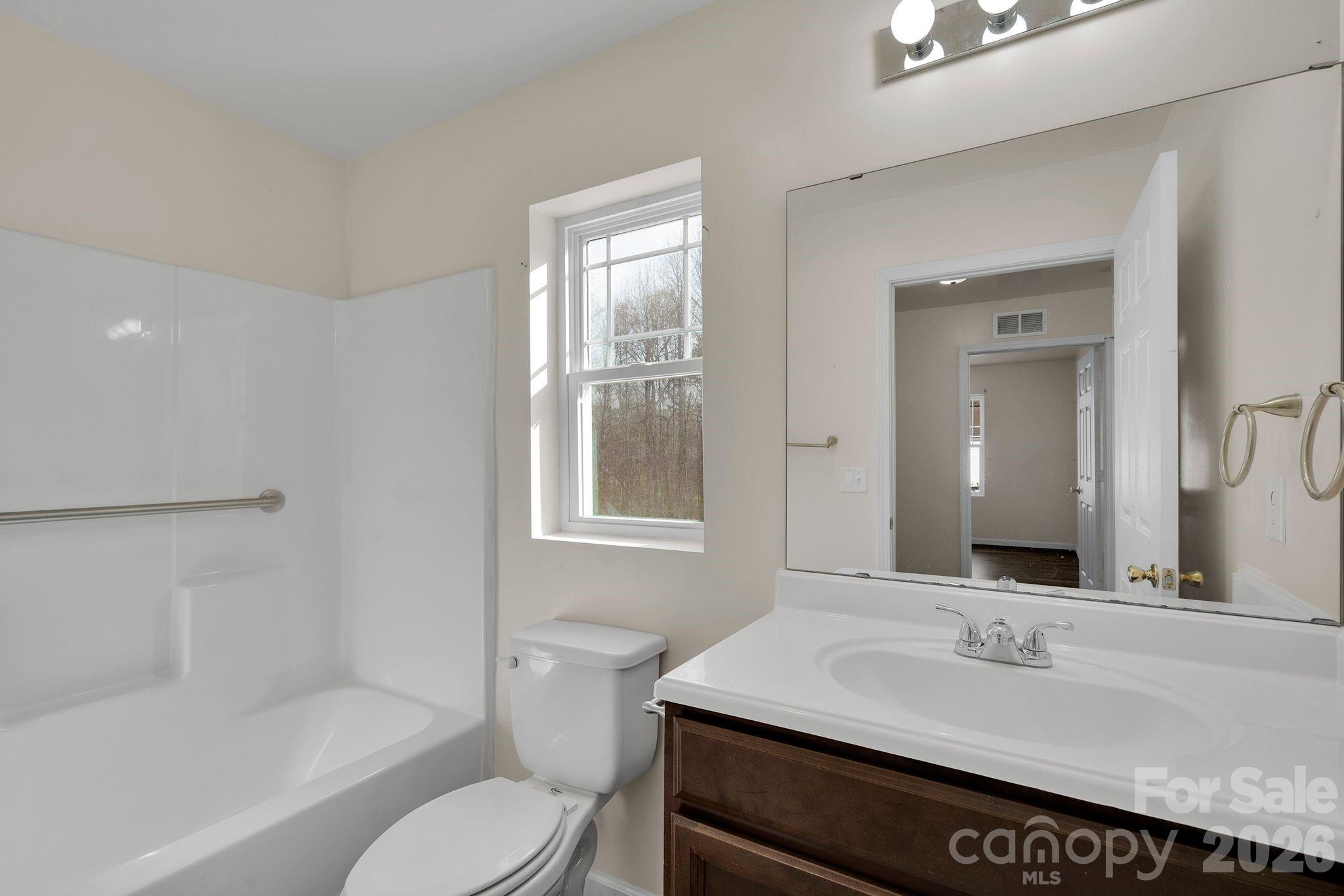 372 E Mills Avenue — Mooresville