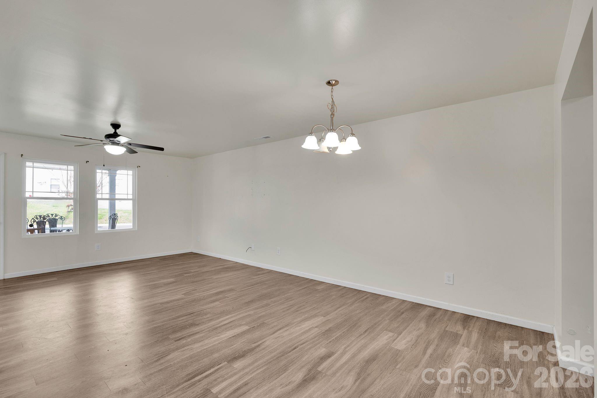 372 E Mills Avenue — Mooresville