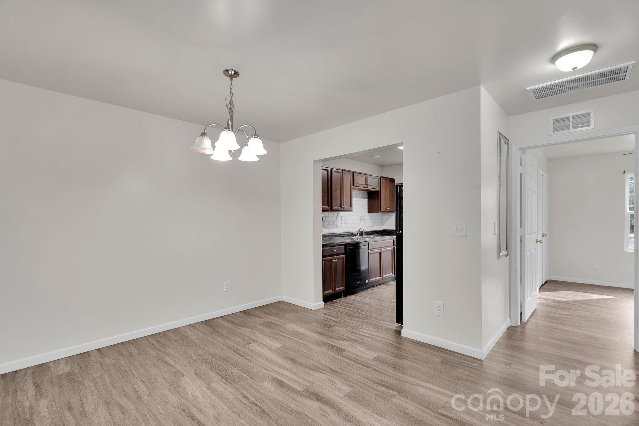 372 E Mills Avenue — Mooresville