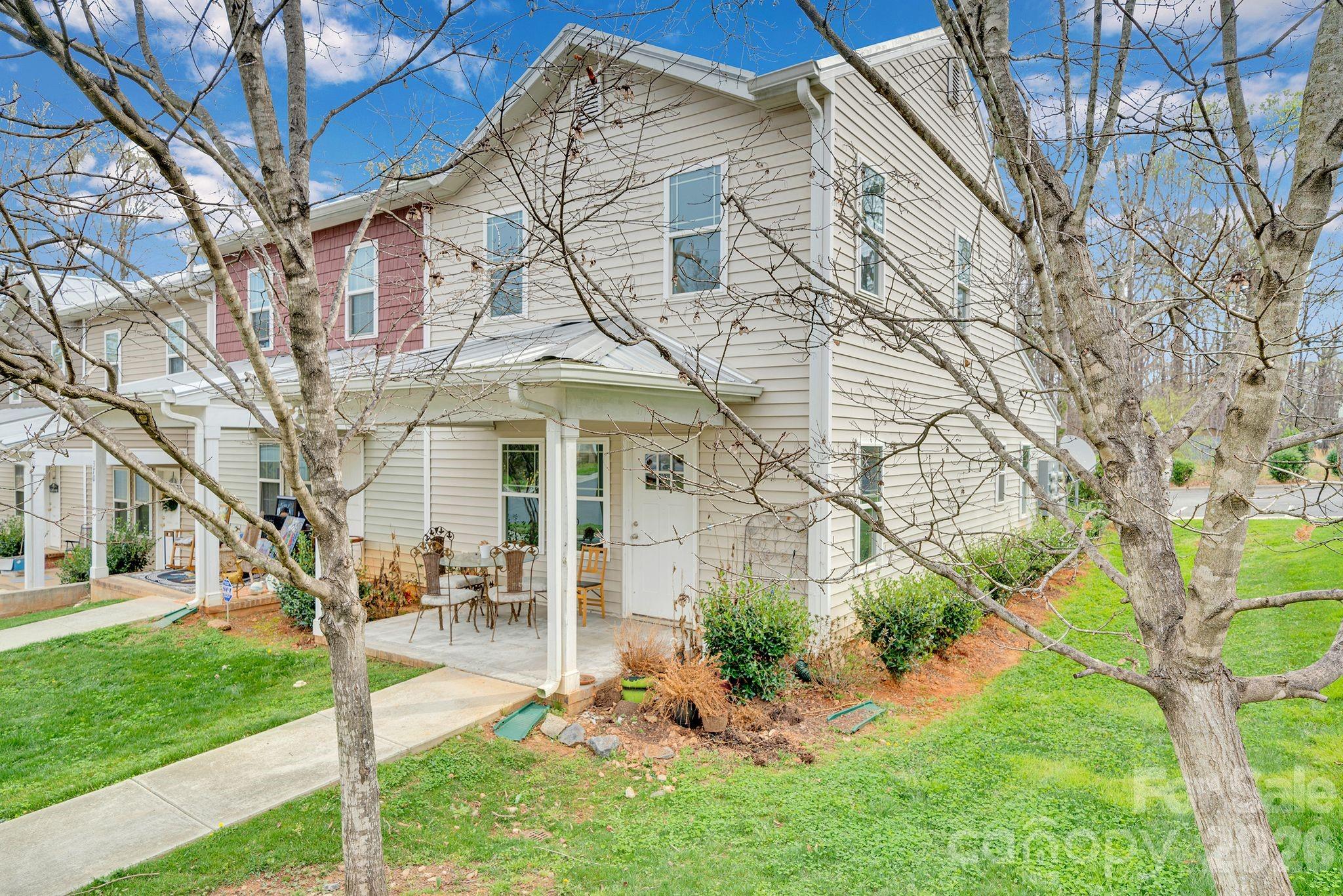 372 E Mills Avenue — Mooresville