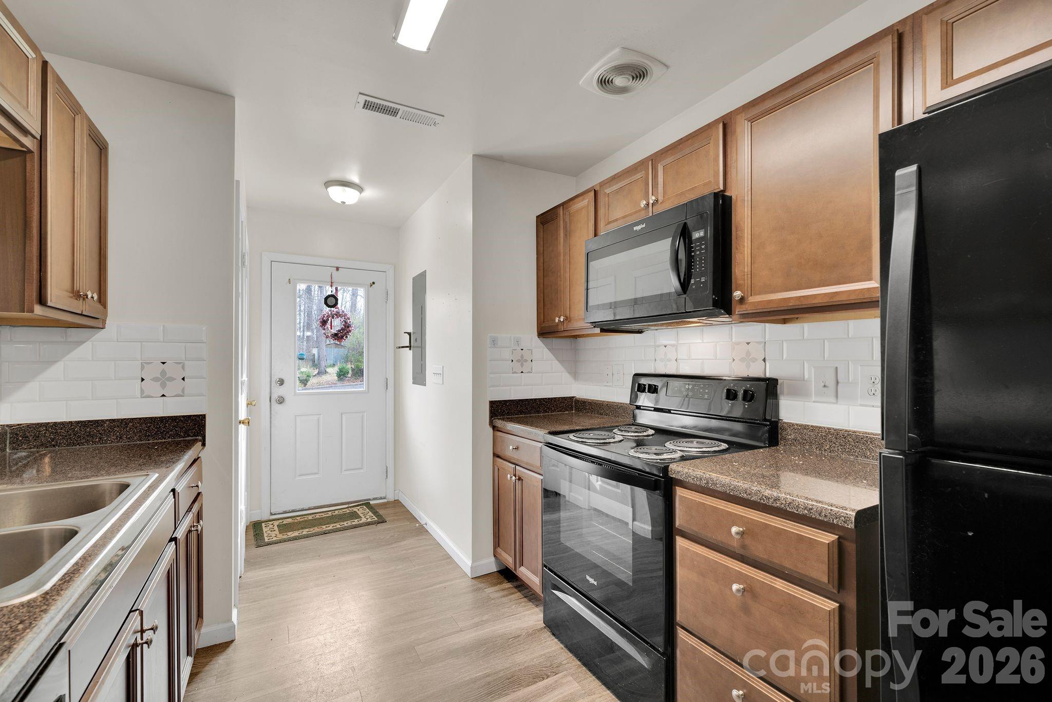 372 E Mills Avenue — Mooresville