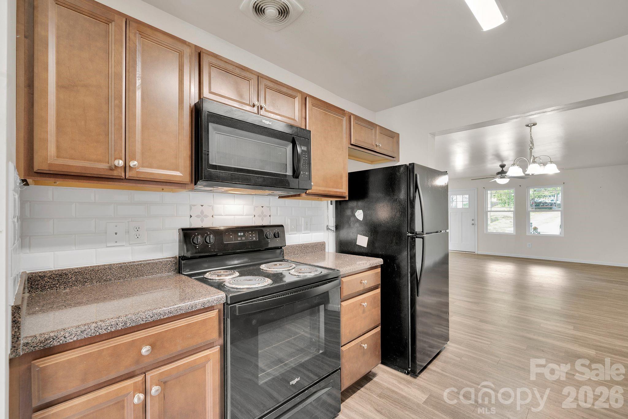 372 E Mills Avenue — Mooresville