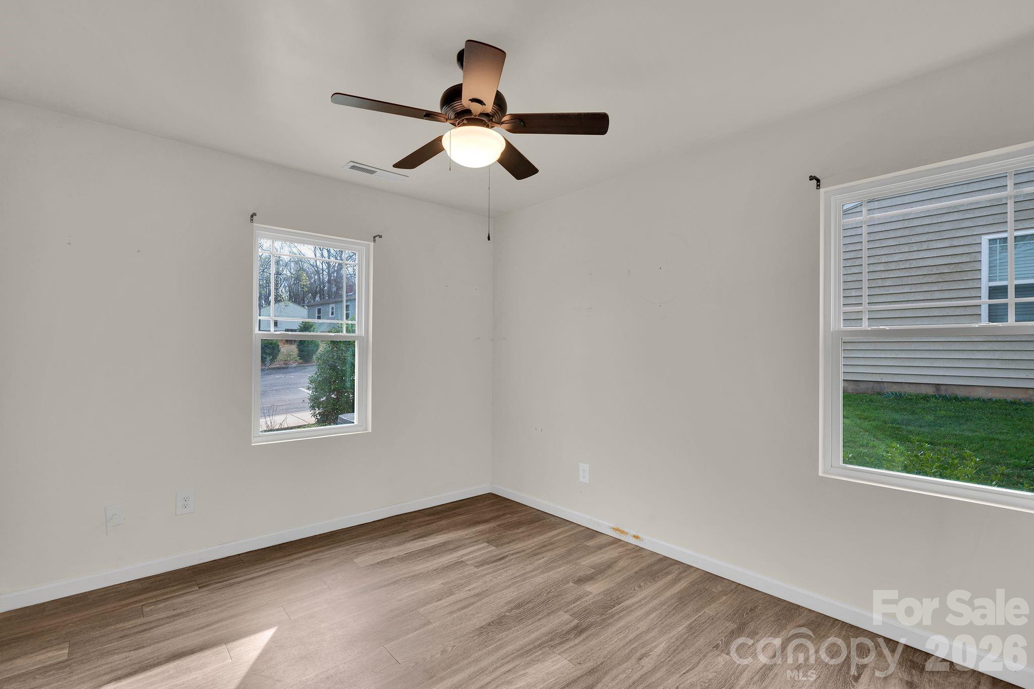 372 E Mills Avenue — Mooresville