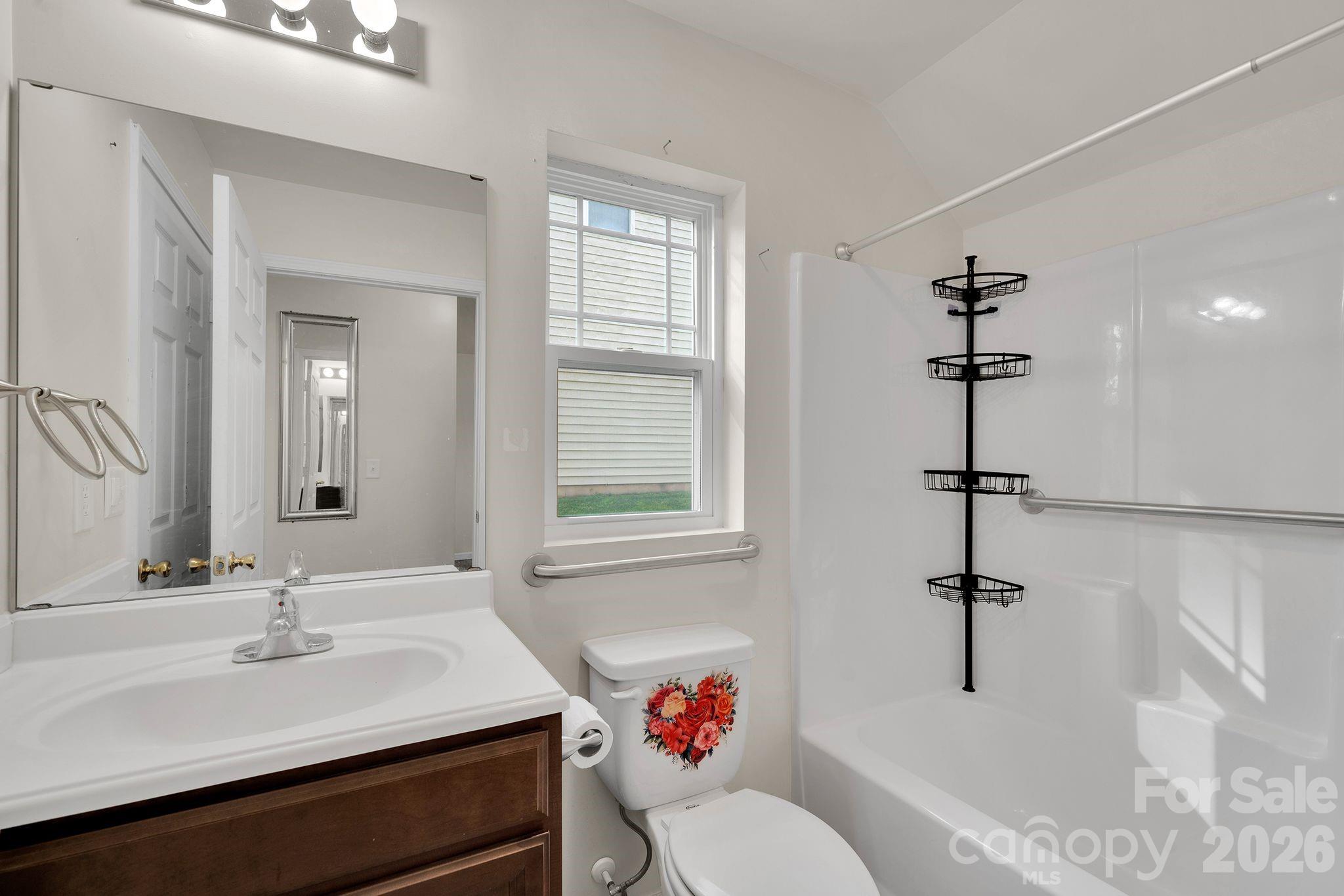 372 E Mills Avenue — Mooresville