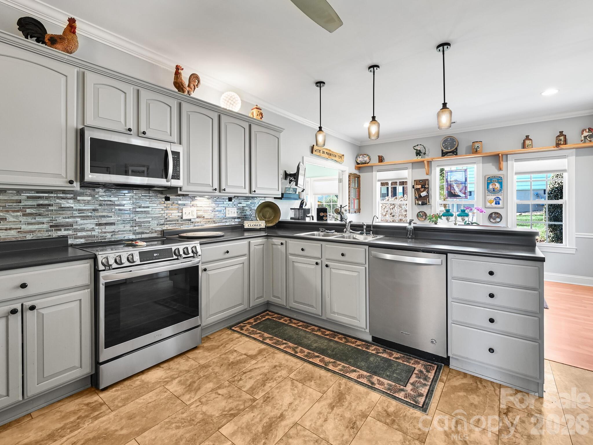 653 High Quarry Road — Hendersonville