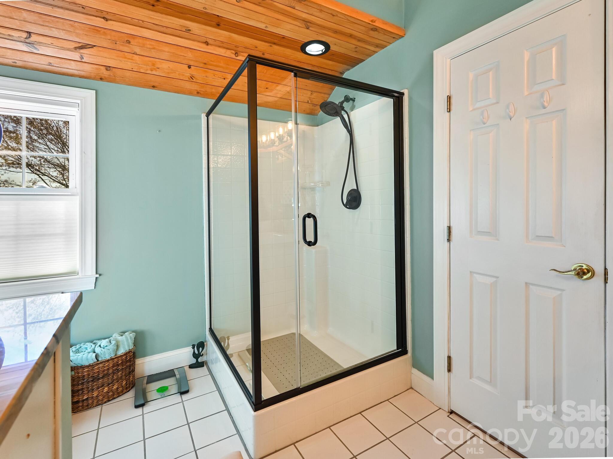653 High Quarry Road — Hendersonville