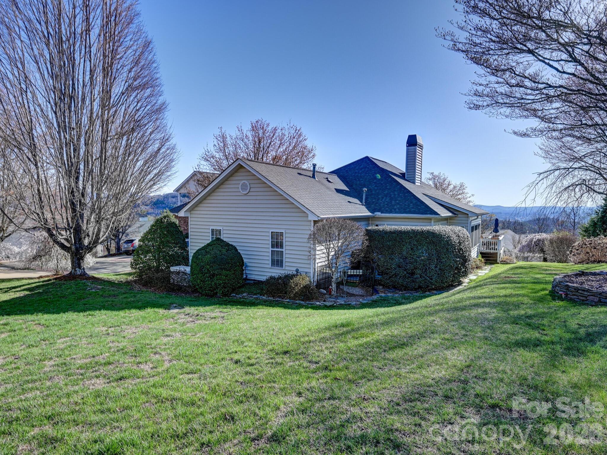 653 High Quarry Road — Hendersonville