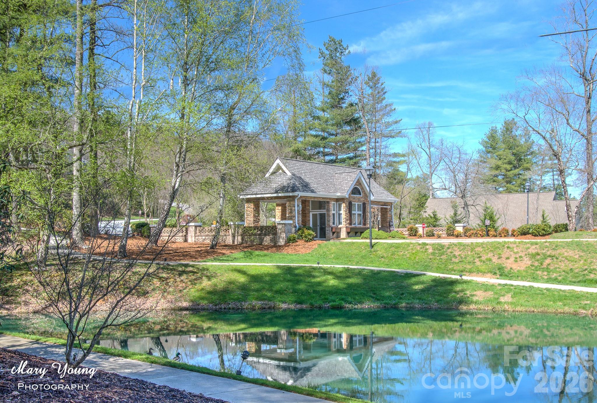 653 High Quarry Road — Hendersonville