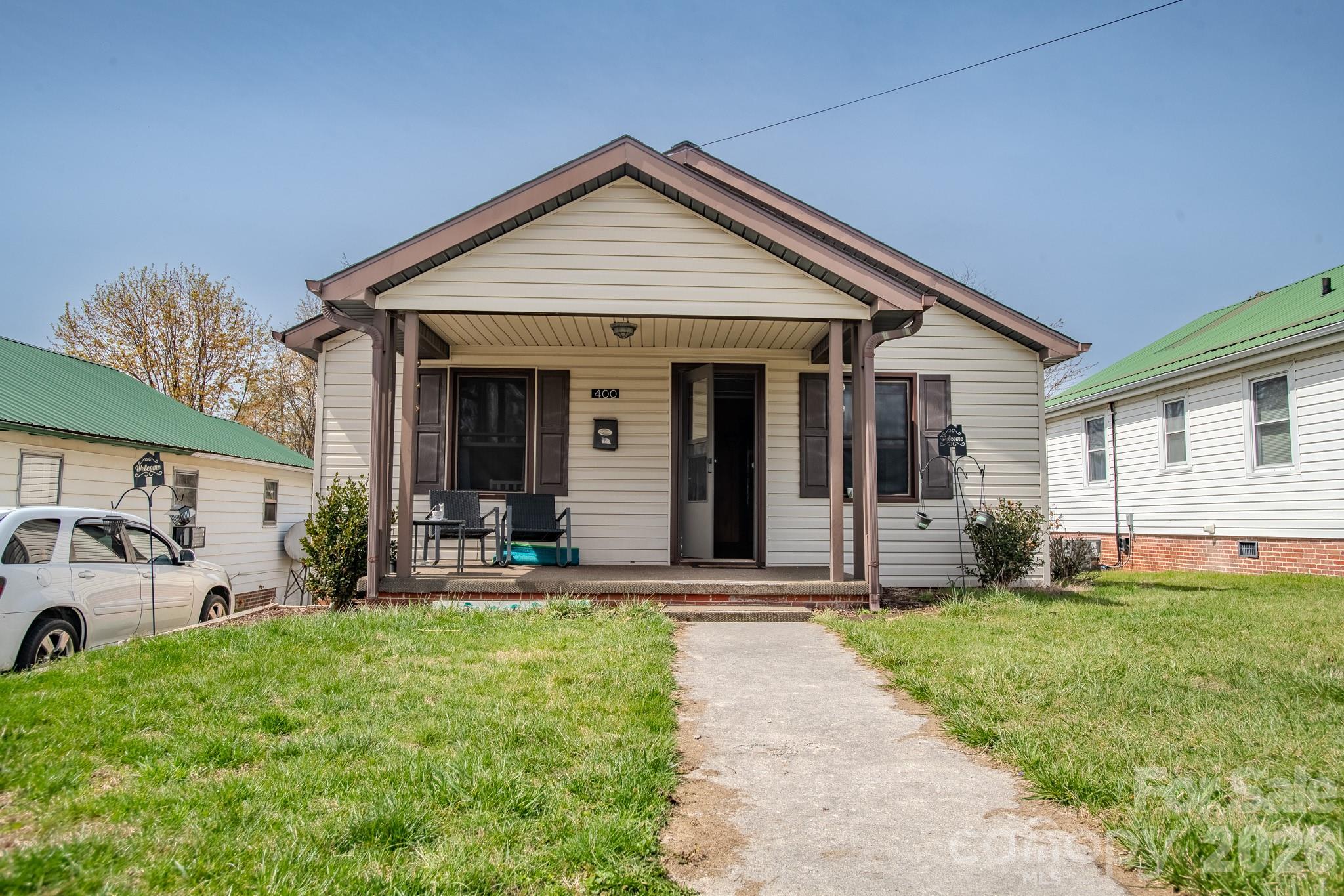400 Summit Avenue — Spruce Pine