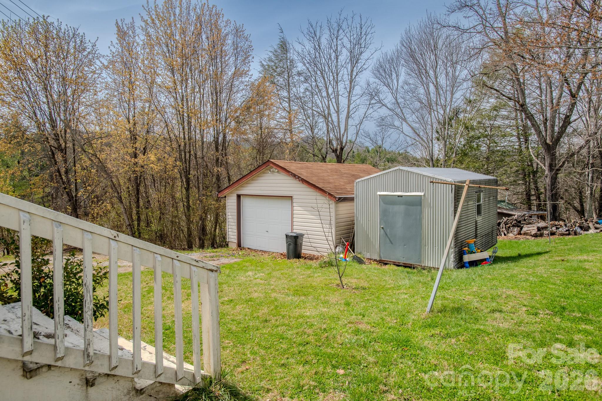 400 Summit Avenue — Spruce Pine