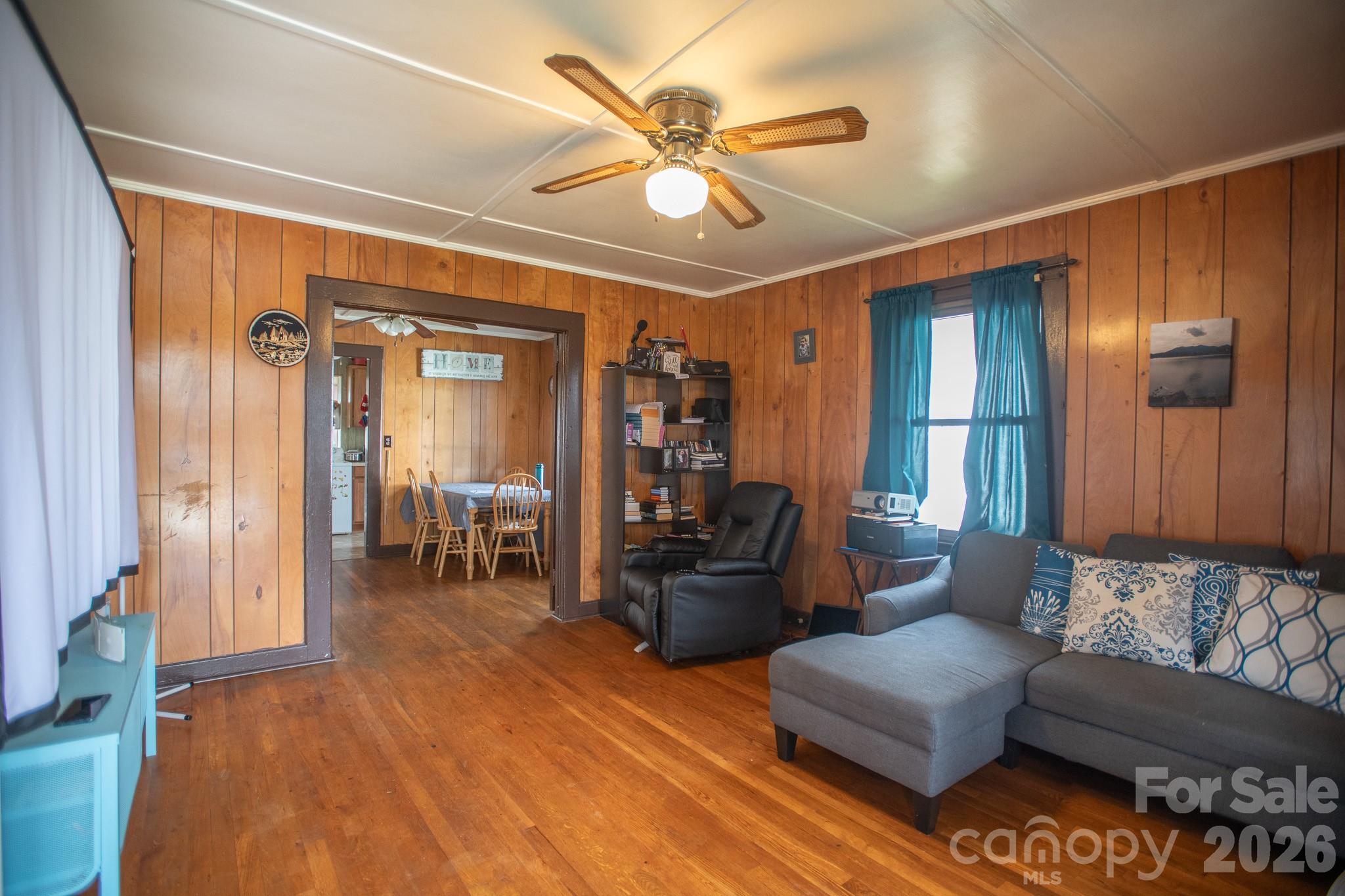 400 Summit Avenue — Spruce Pine