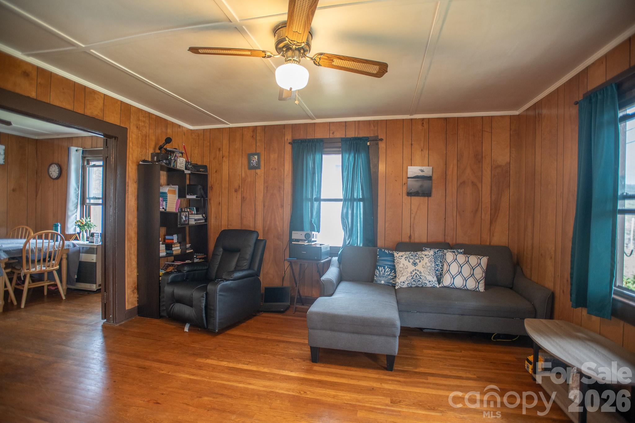 400 Summit Avenue — Spruce Pine