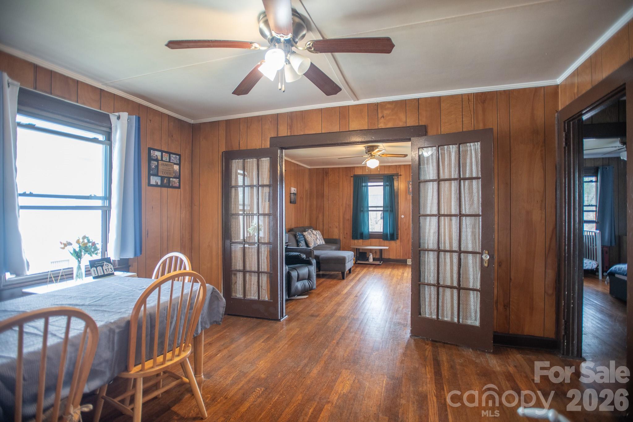 400 Summit Avenue — Spruce Pine
