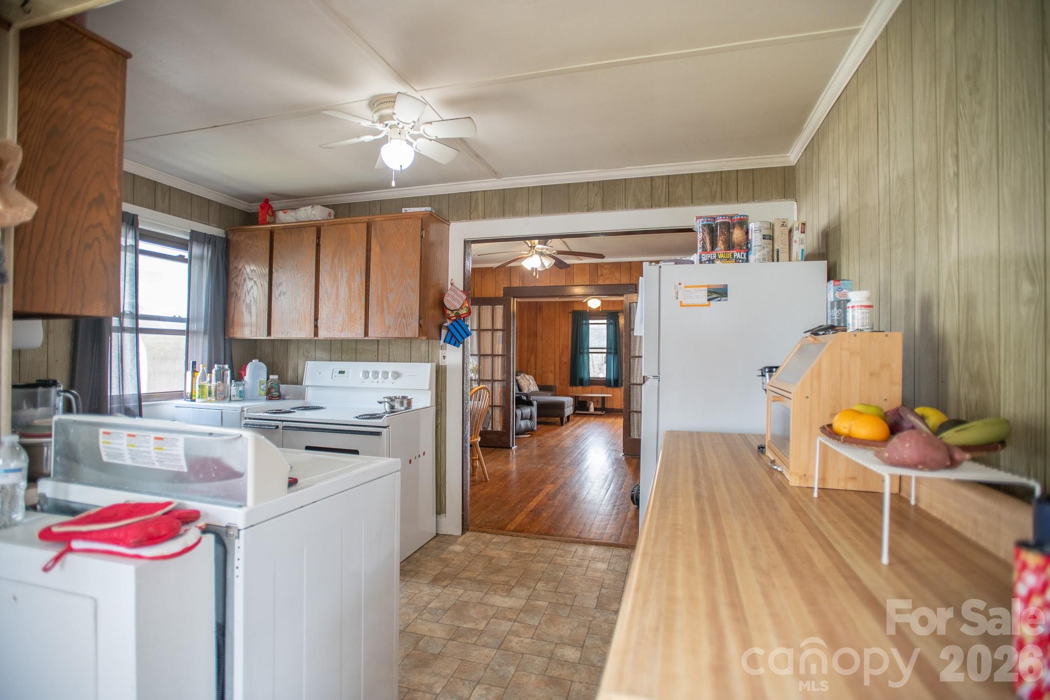 400 Summit Avenue — Spruce Pine