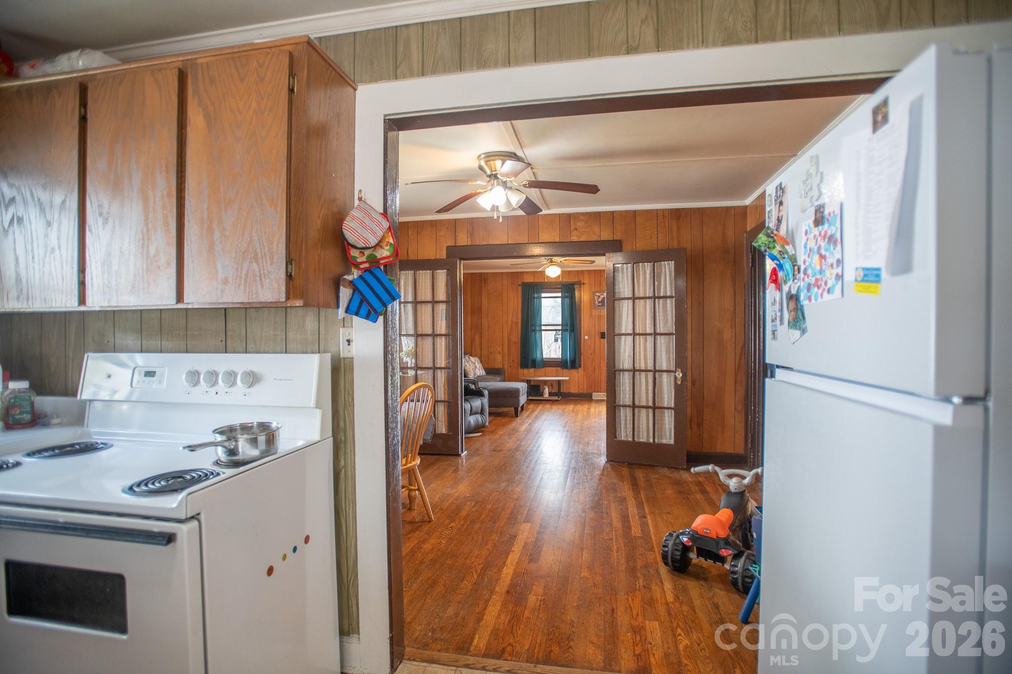 400 Summit Avenue — Spruce Pine