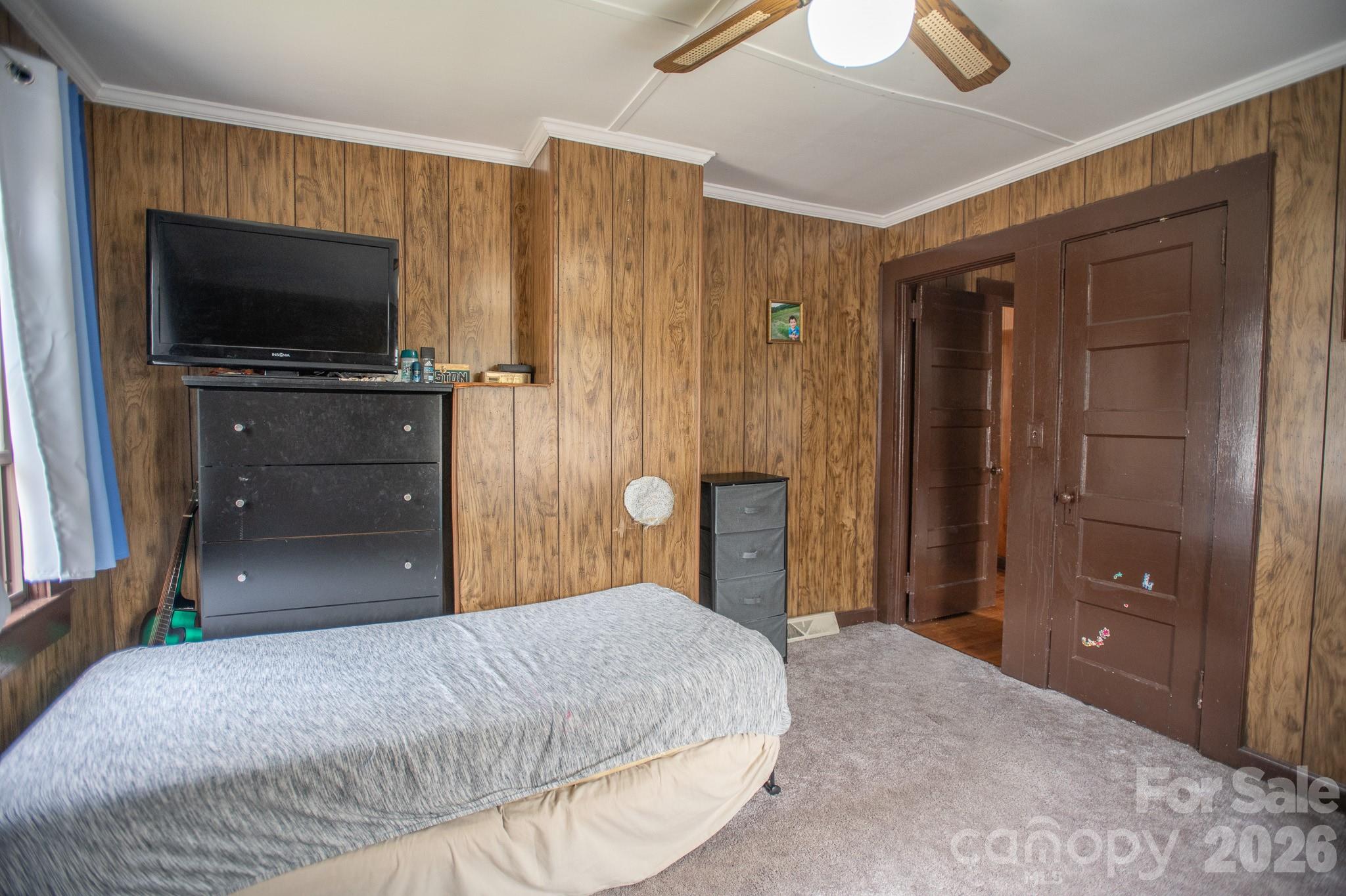 400 Summit Avenue — Spruce Pine