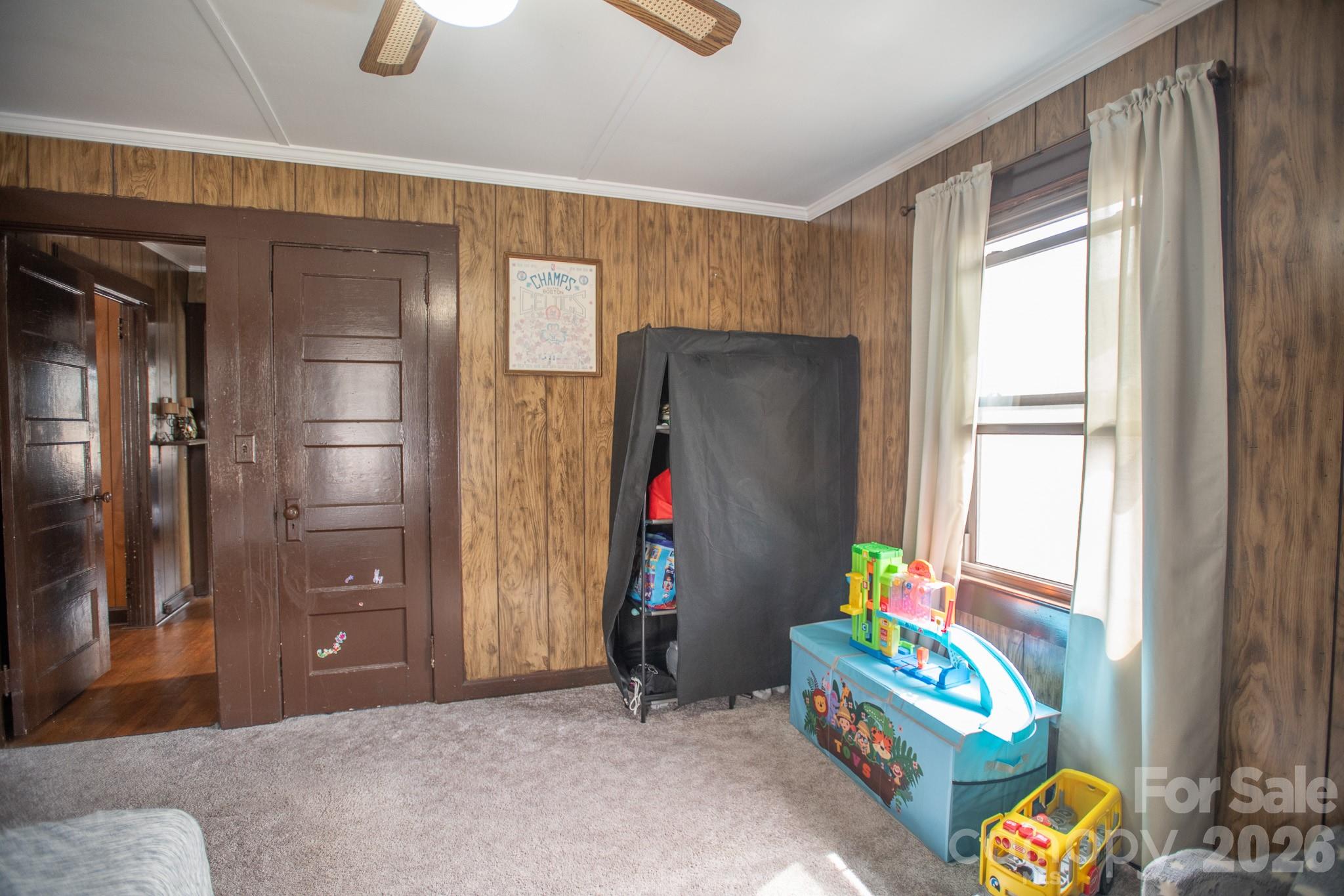 400 Summit Avenue — Spruce Pine
