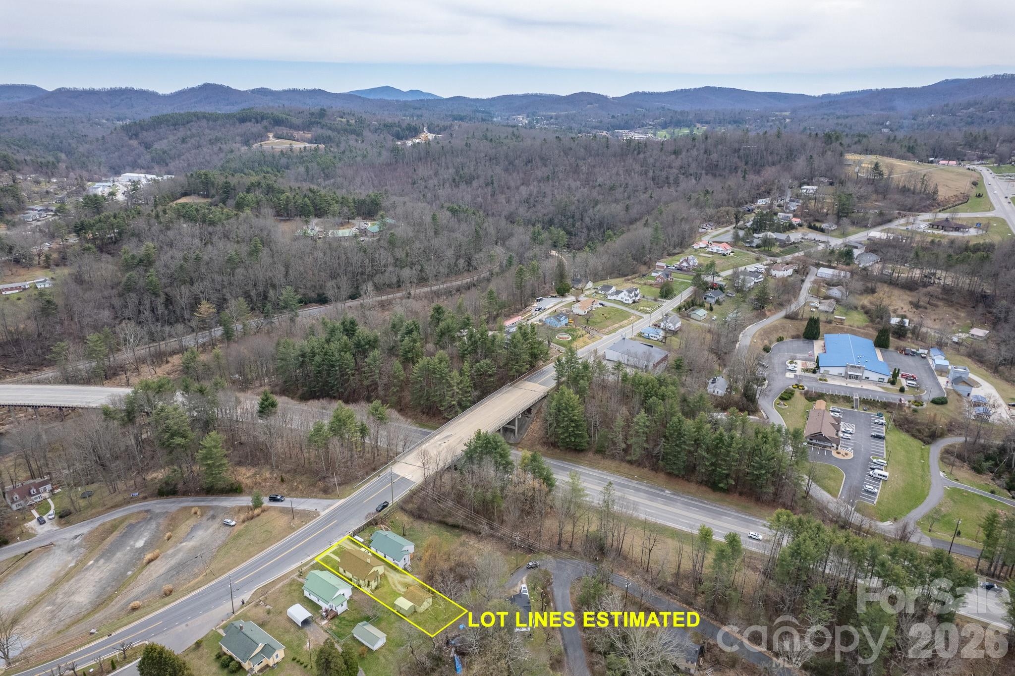 400 Summit Avenue — Spruce Pine