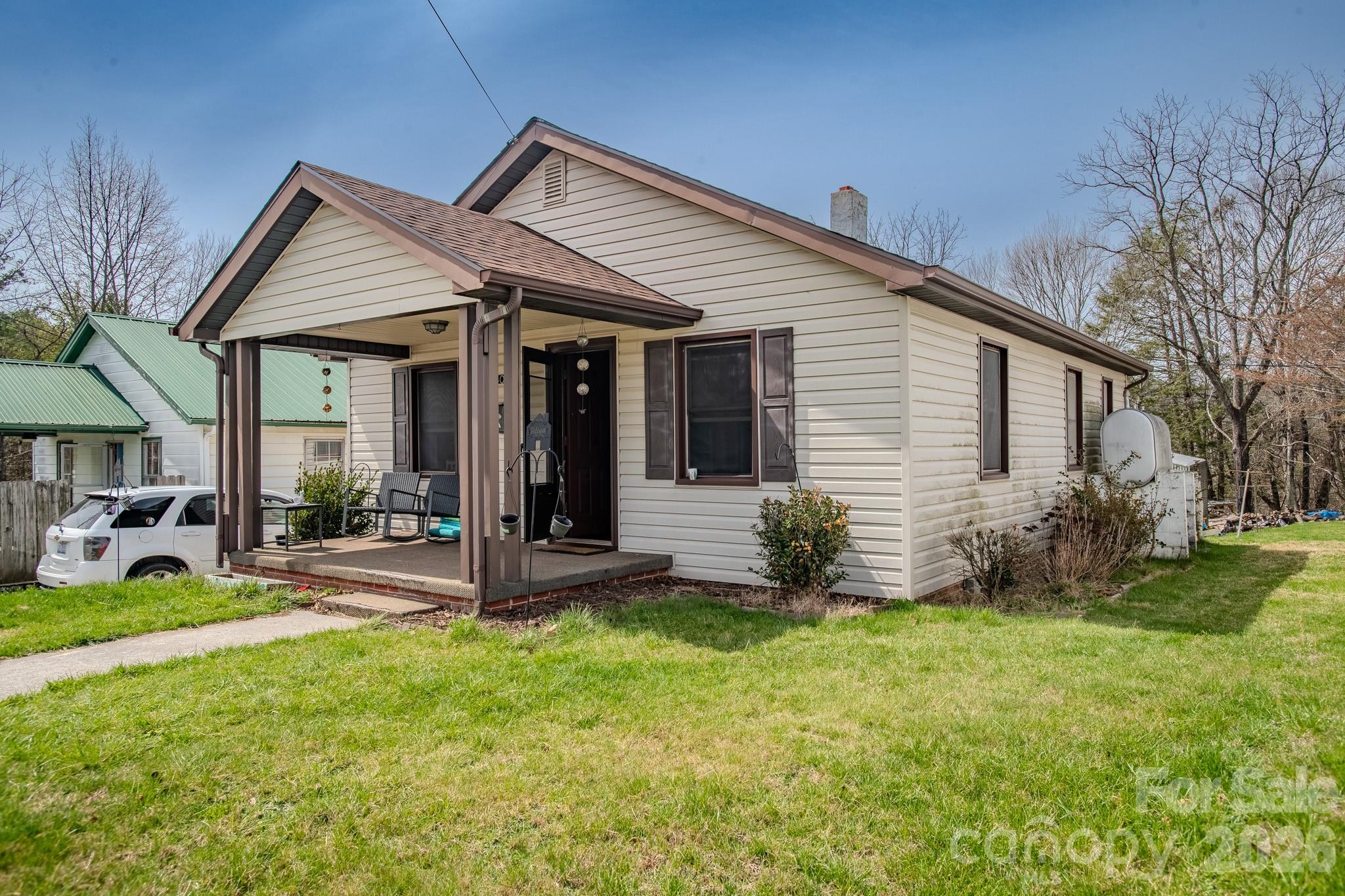 400 Summit Avenue — Spruce Pine