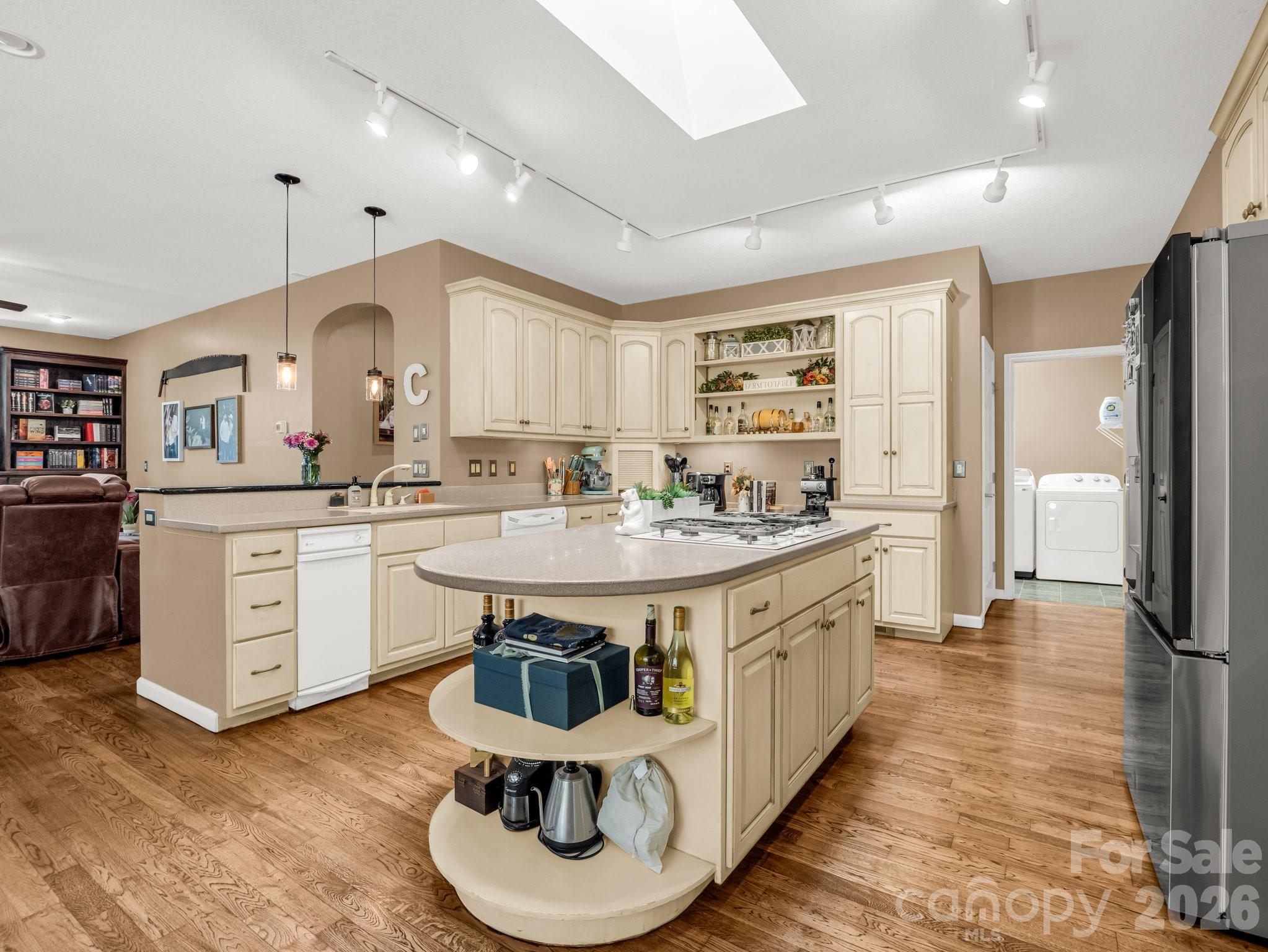 1424 Wolfpen Road — Old Fort