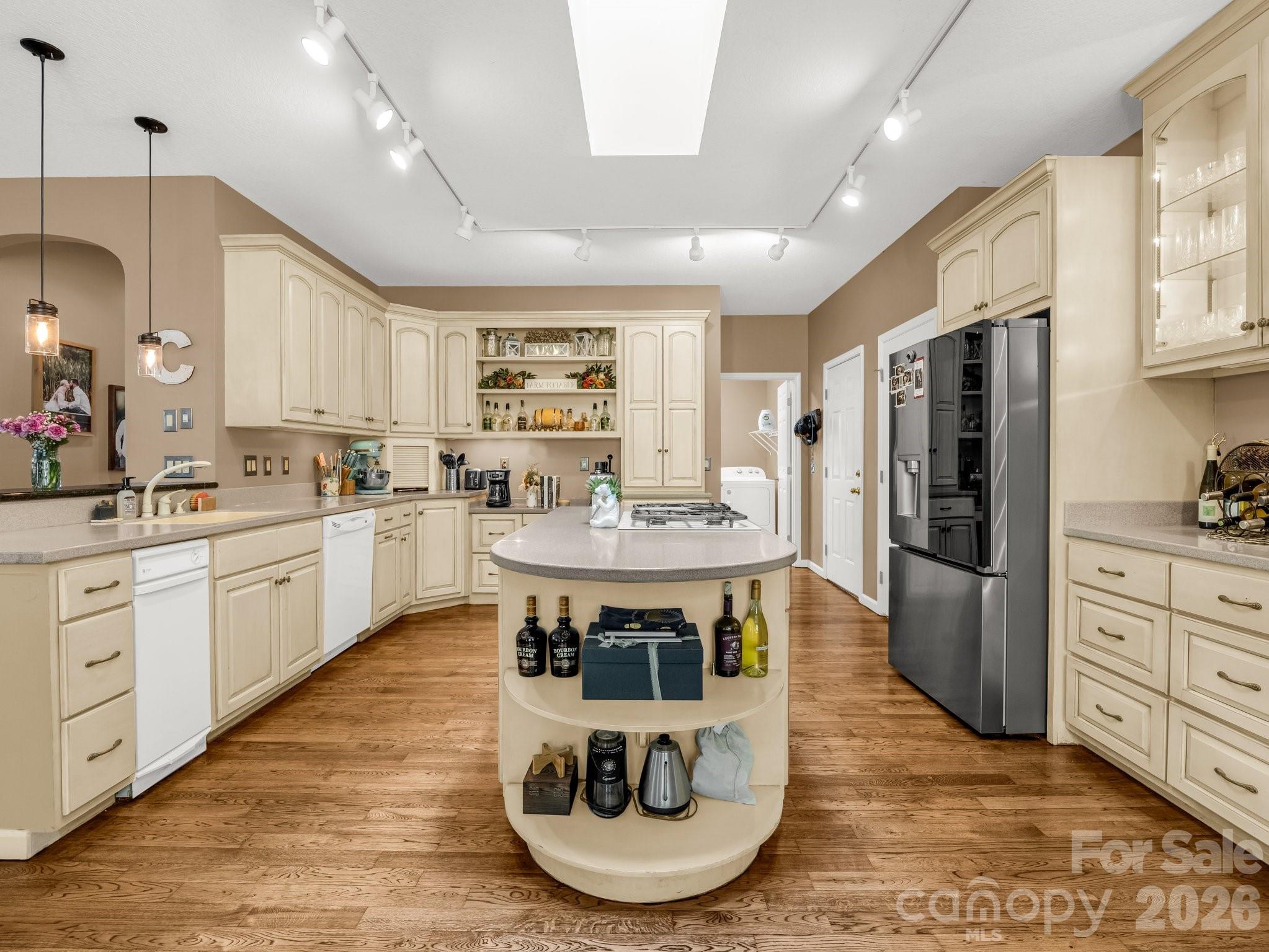 1424 Wolfpen Road — Old Fort