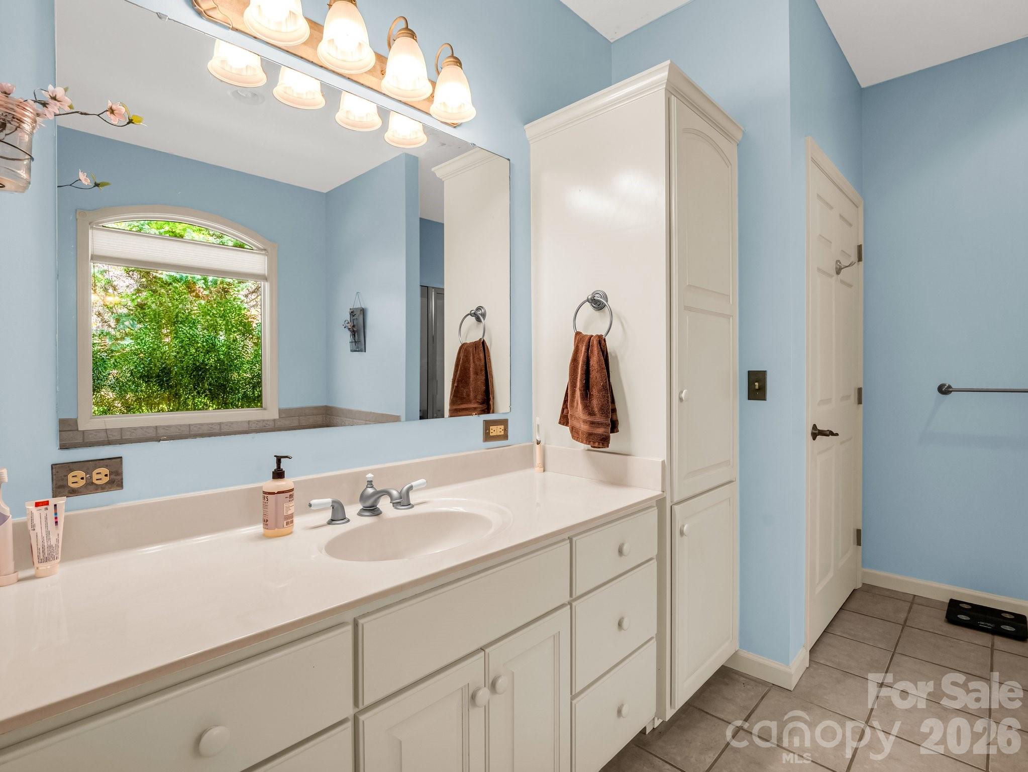 1424 Wolfpen Road — Old Fort