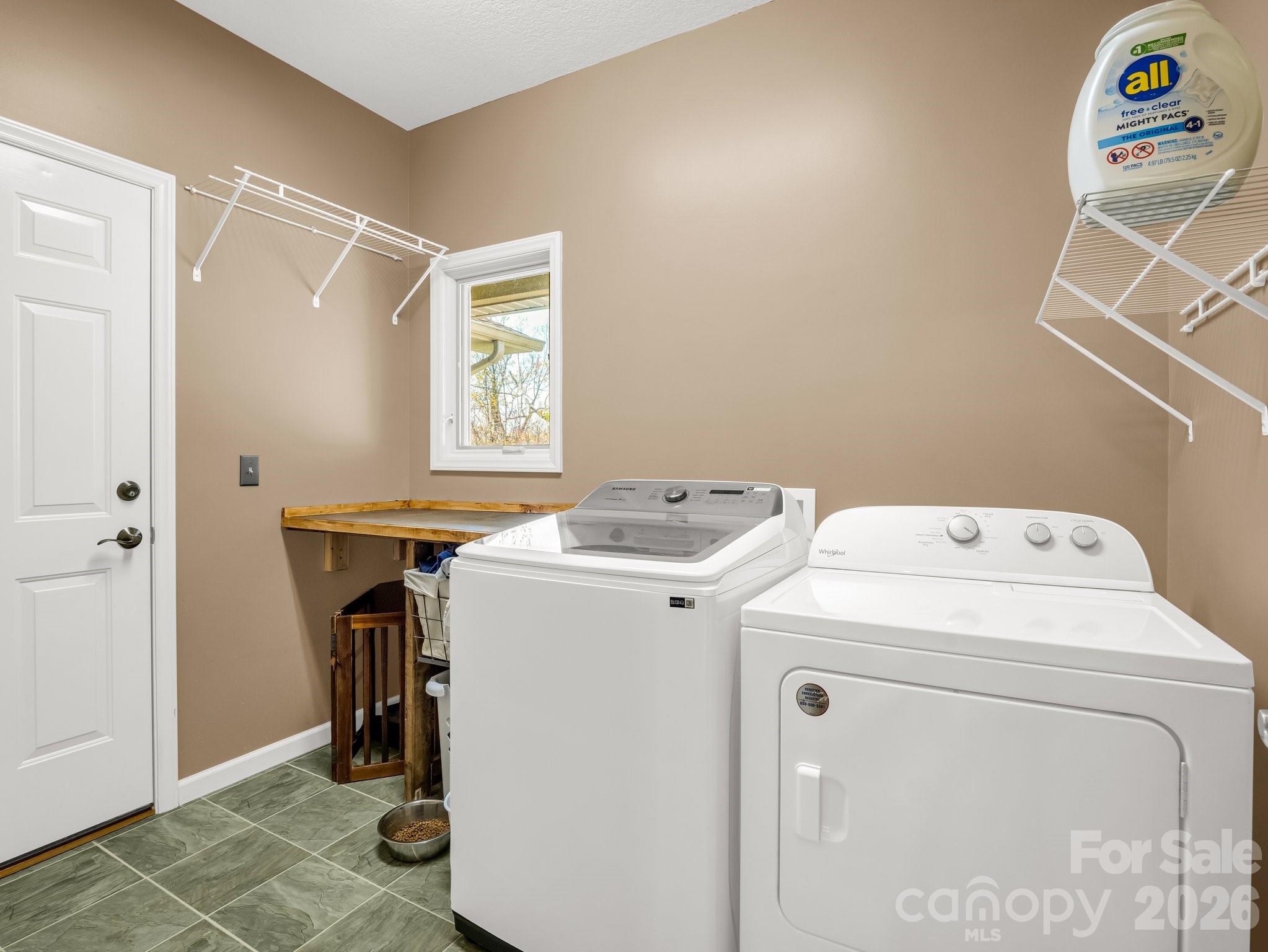 1424 Wolfpen Road — Old Fort