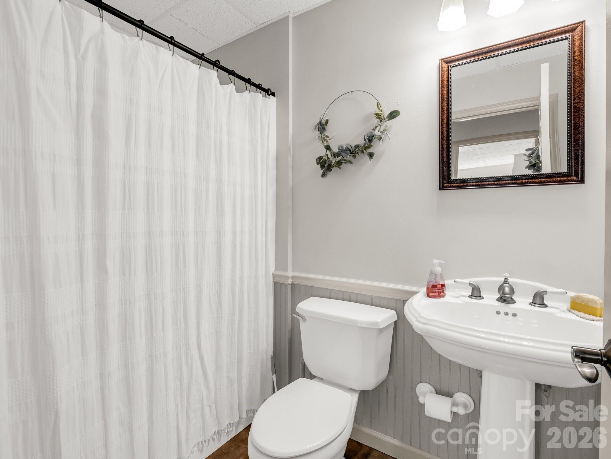1424 Wolfpen Road — Old Fort